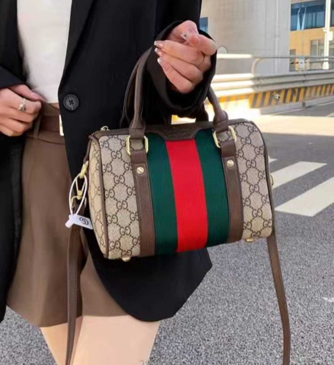 $44-LDN-211 GCI gallery