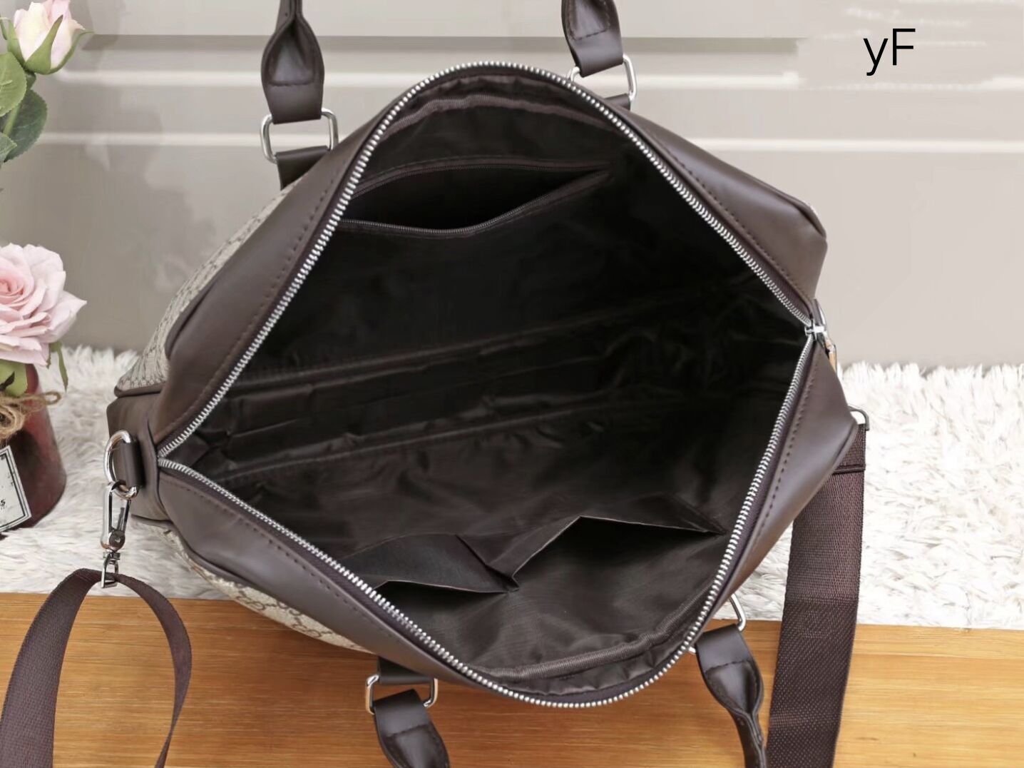 $44-LDN-216 GCI gallery