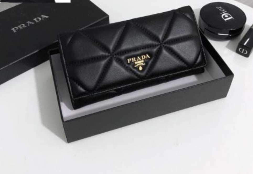 $44-LDN-348 CHA gallery