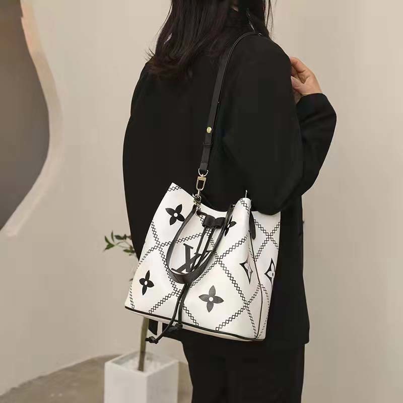 $45-LDN-281 LV gallery