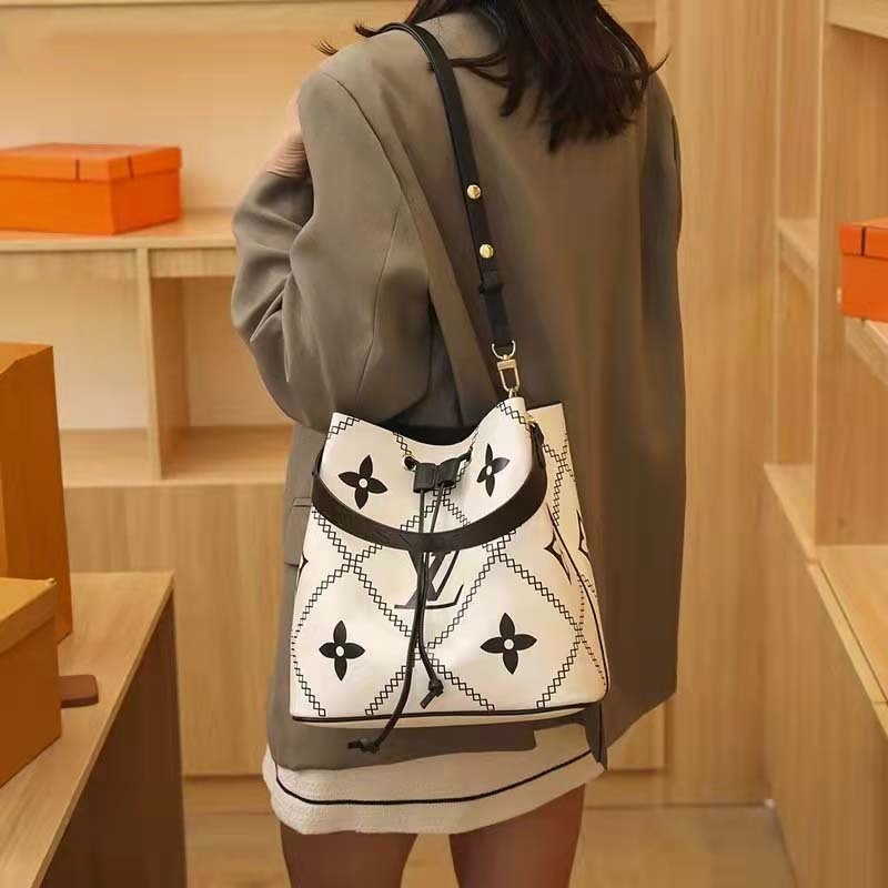 $45-LDN-281 LV gallery