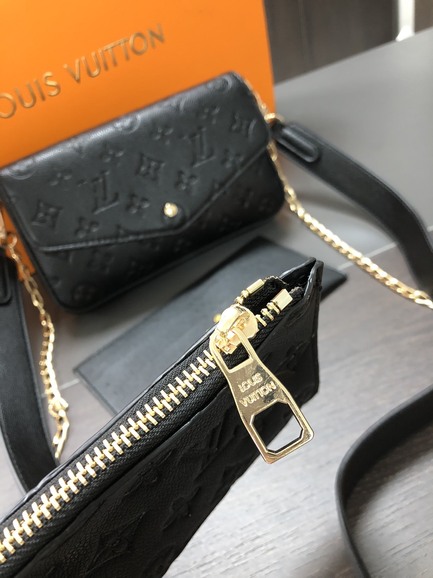 $45-LDN-302 LV gallery