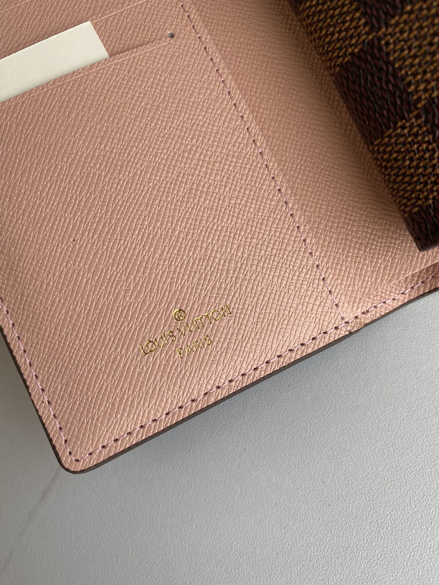 $45-LDN-333 LV gallery