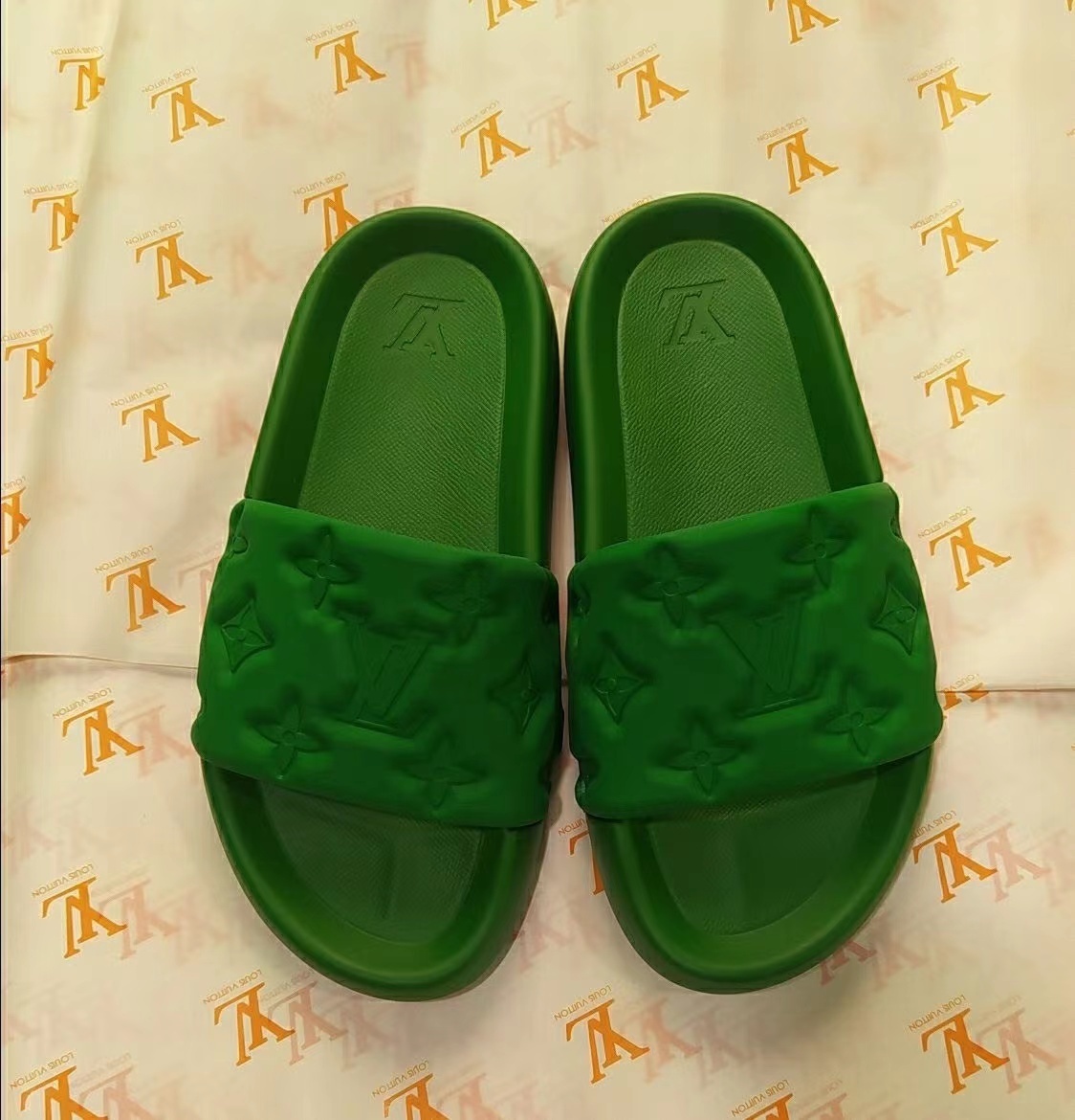 $46.98-LDN-716 LV gallery