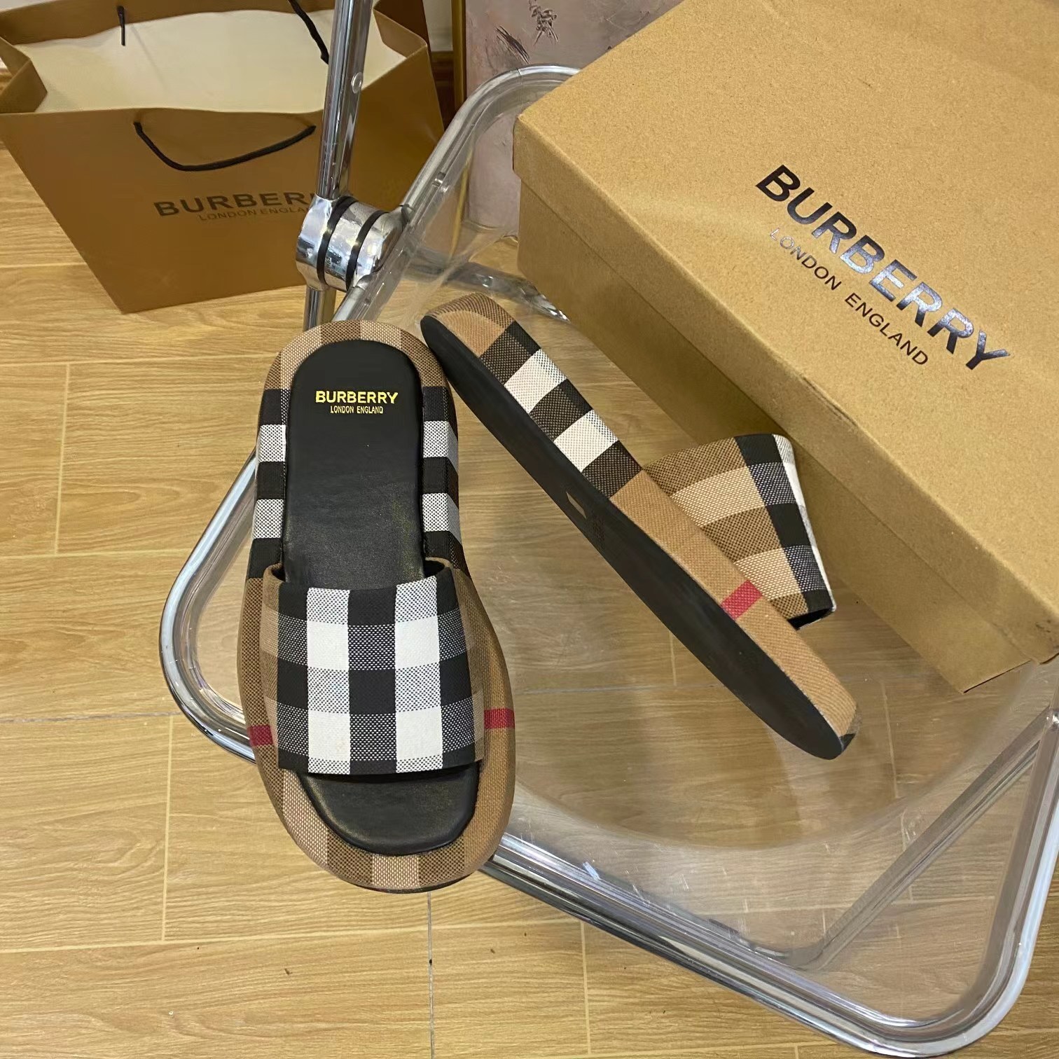 $49.99-LDN-685 BURBE gallery