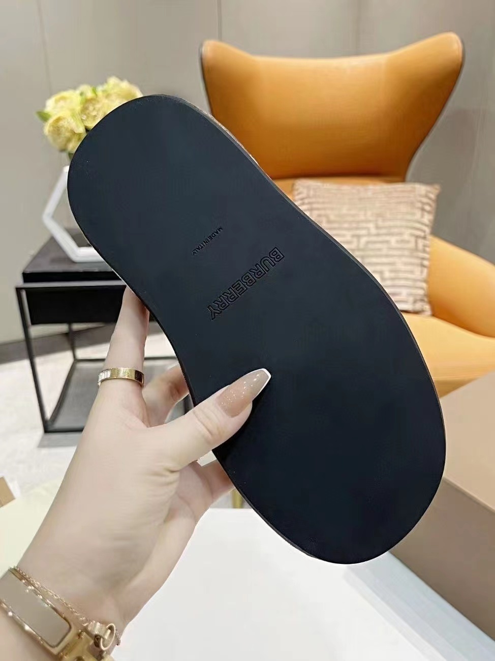 $49.99-LDN-685 BURBE gallery