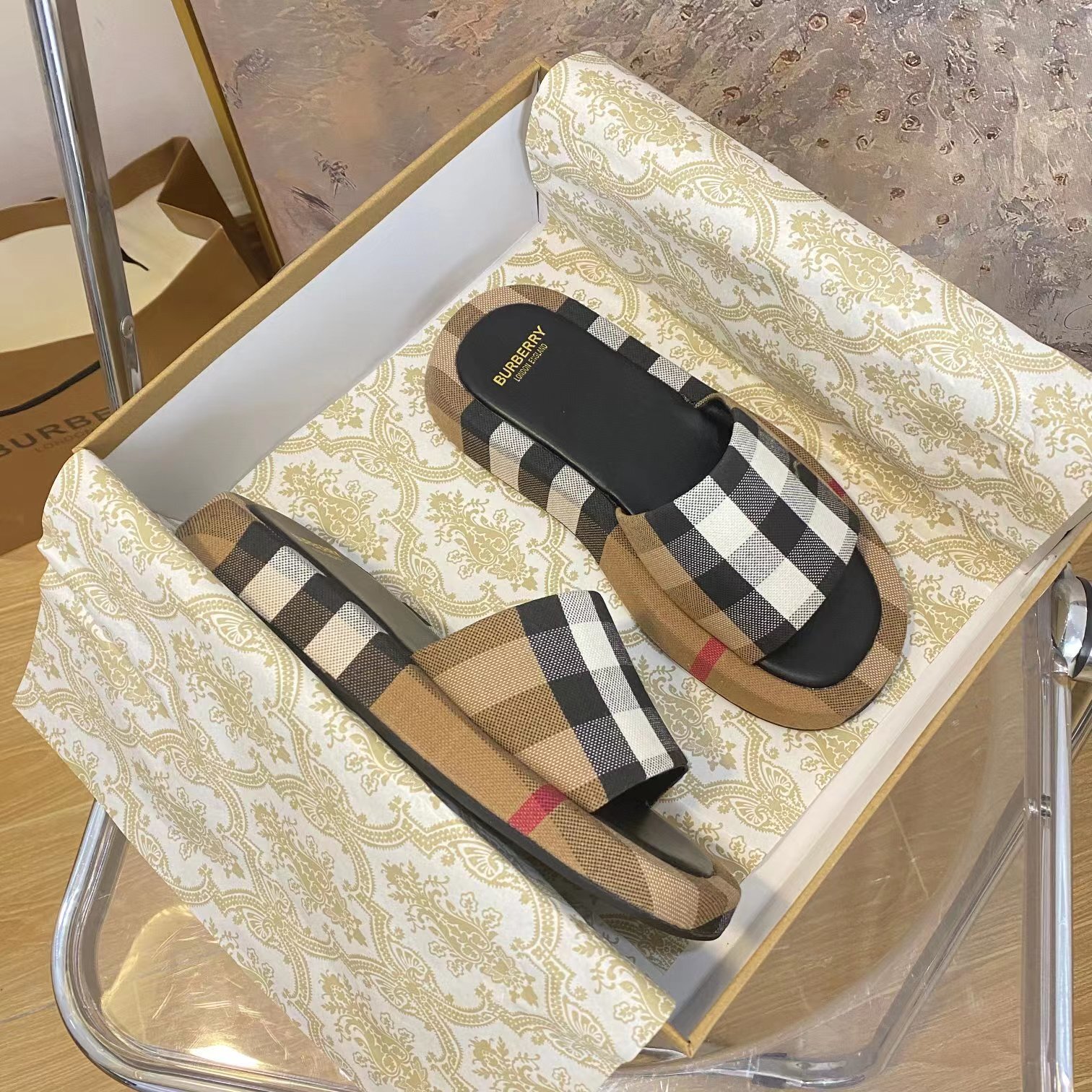 $49.99-LDN-685 BURBE gallery