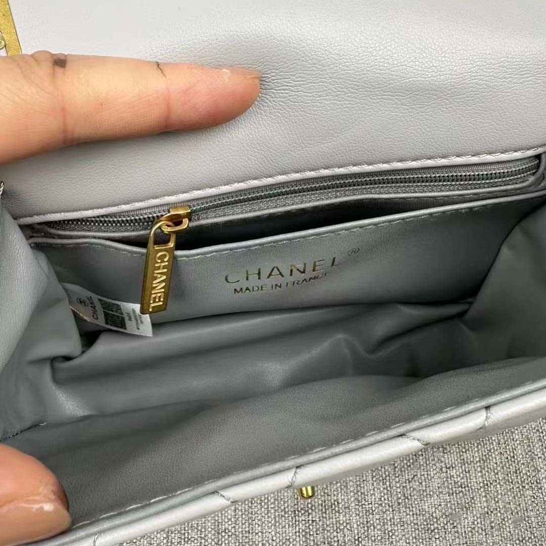 $50-LDN-357 CHA gallery