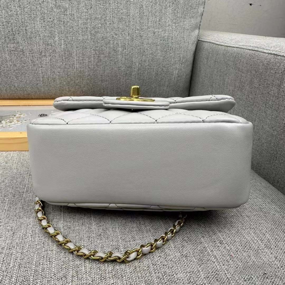 $50-LDN-357 CHA gallery