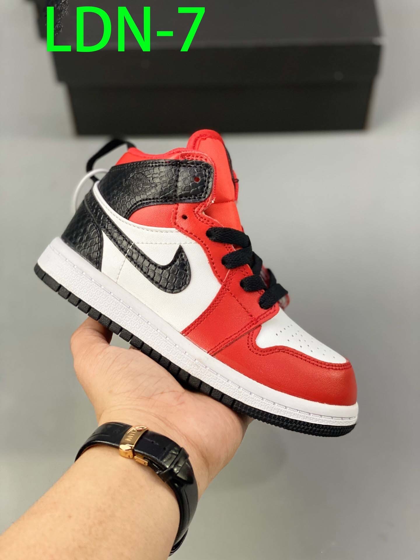 $50-LDN-70 NK gallery