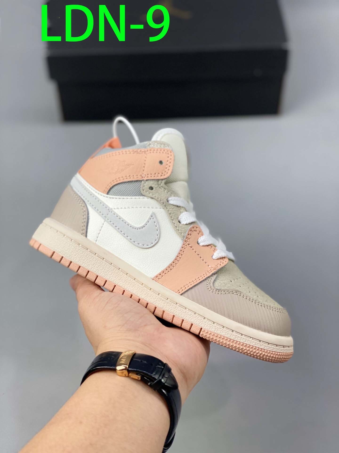 $50-LDN-70 NK gallery