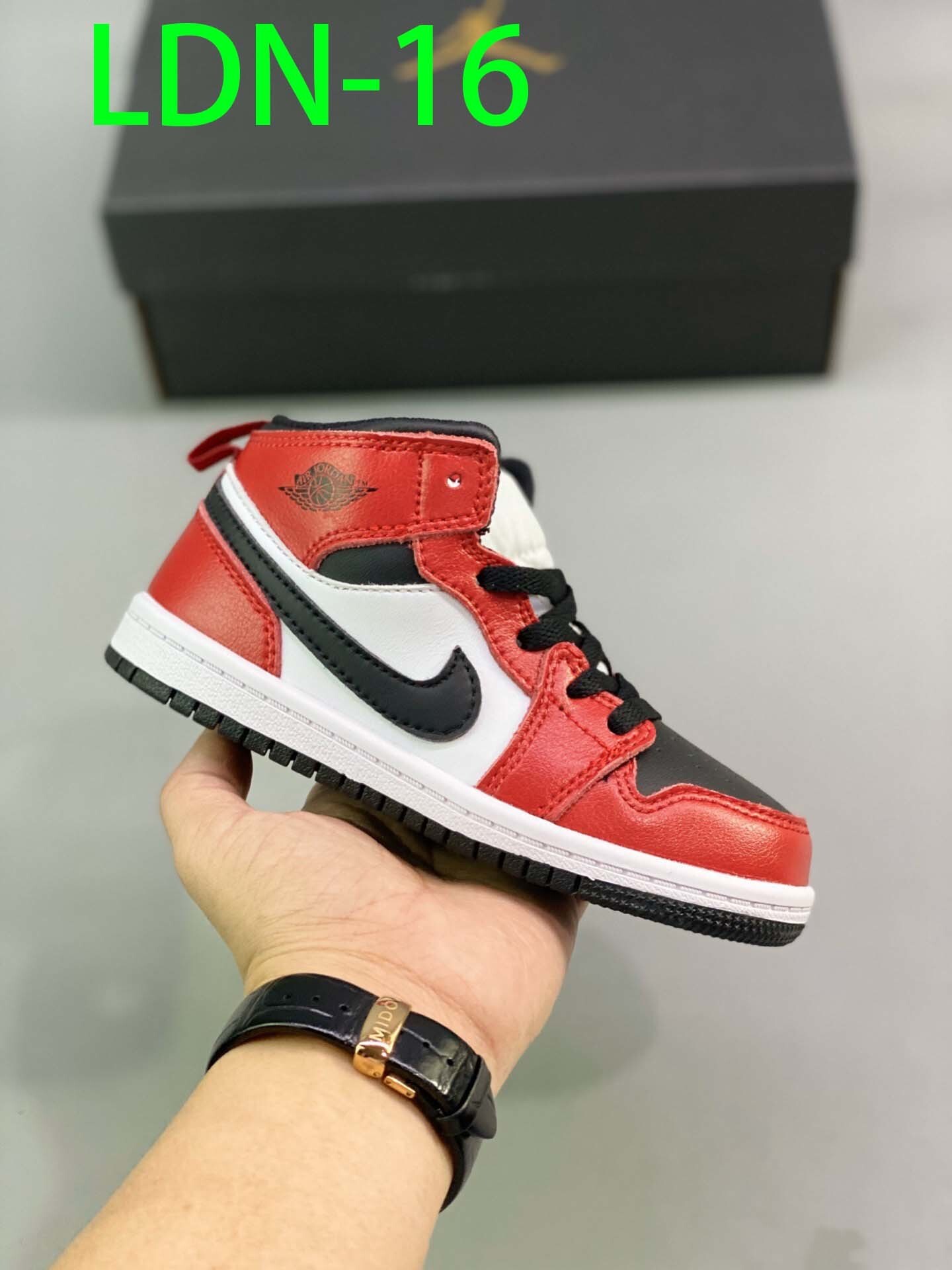 $50-LDN-70 NK gallery