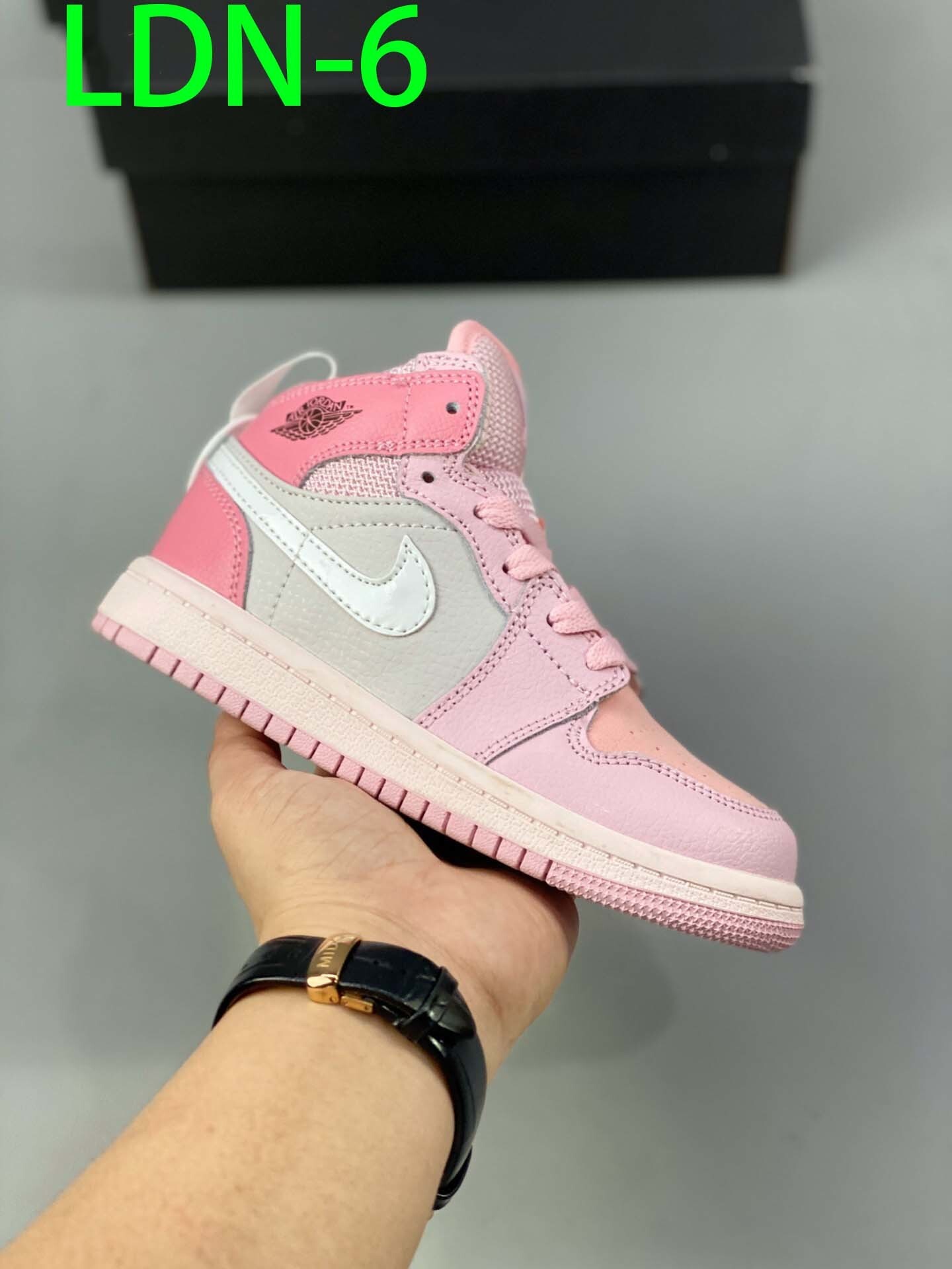 $50-LDN-70 NK gallery