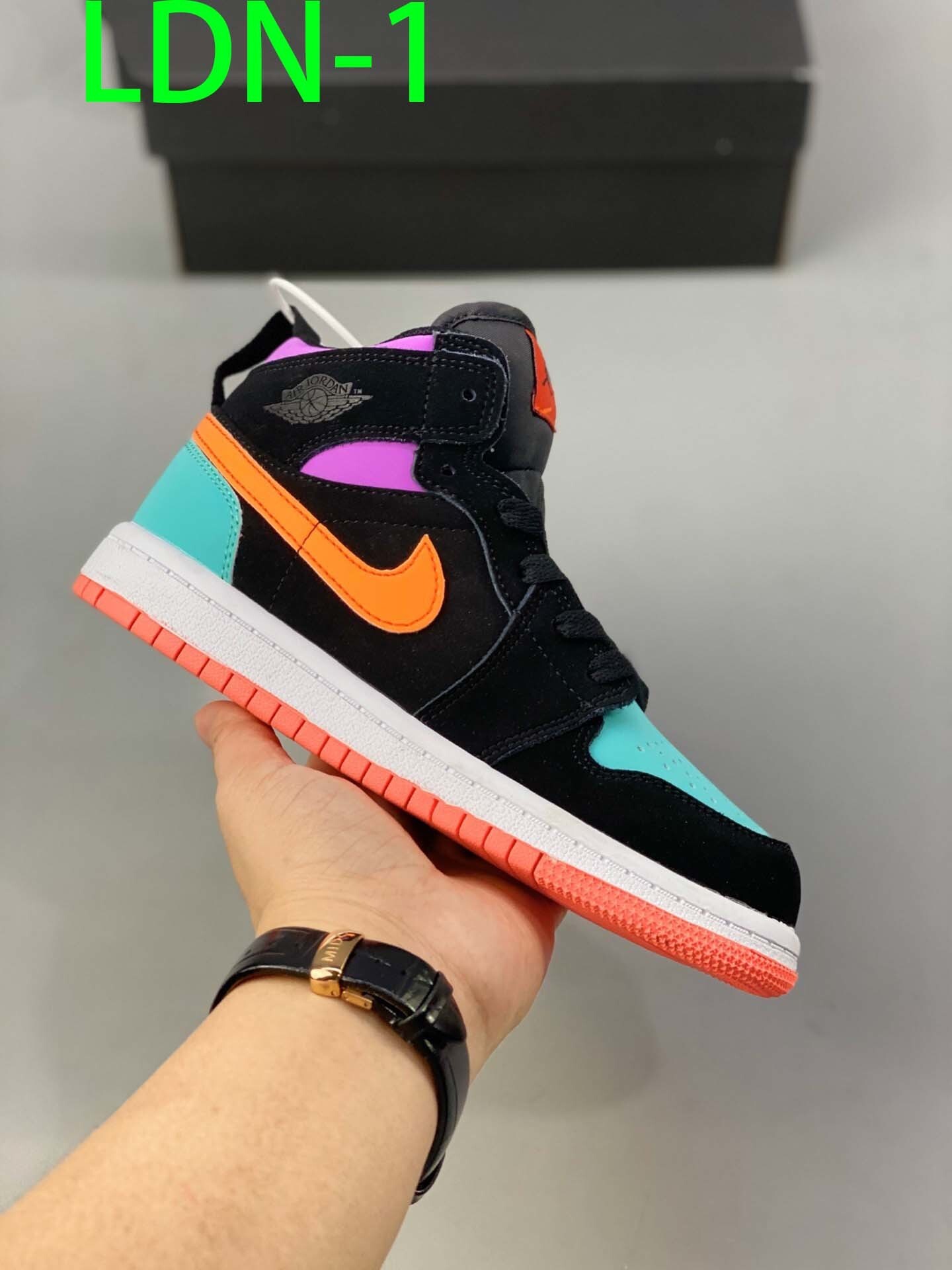 $50-LDN-70 NK gallery