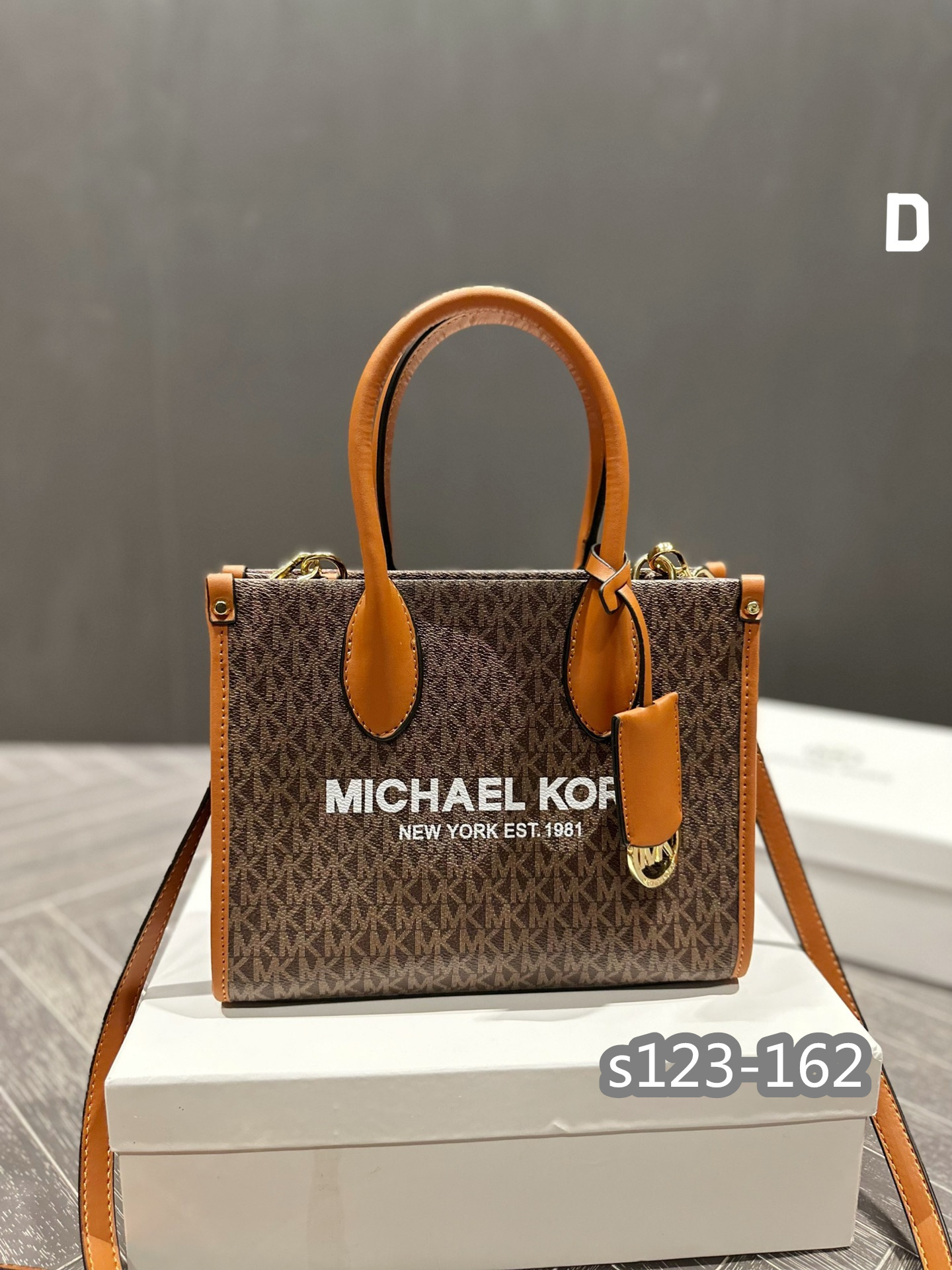 $51.99-LDN-539 MK gallery