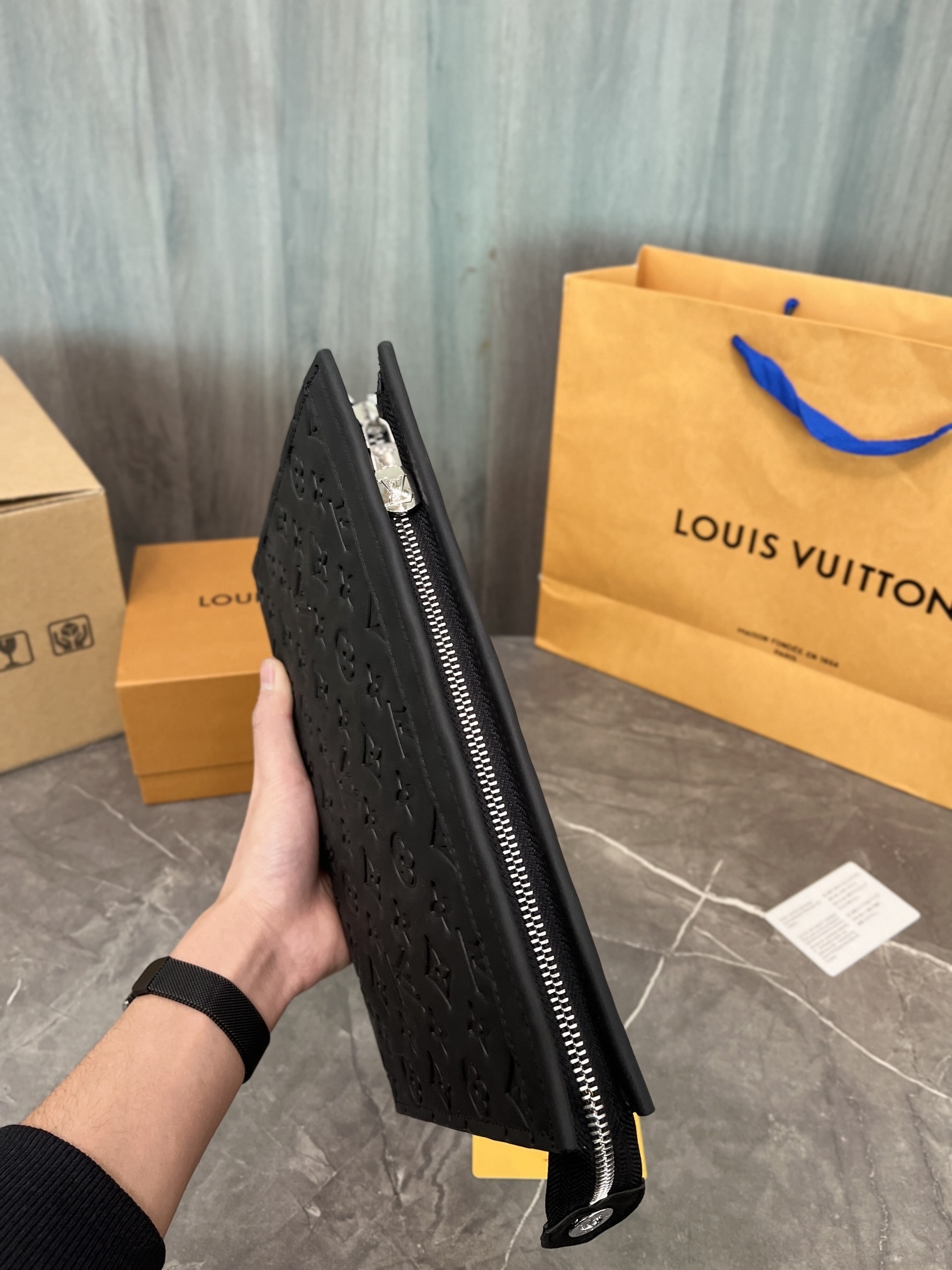 $52-LDN-308 LV gallery