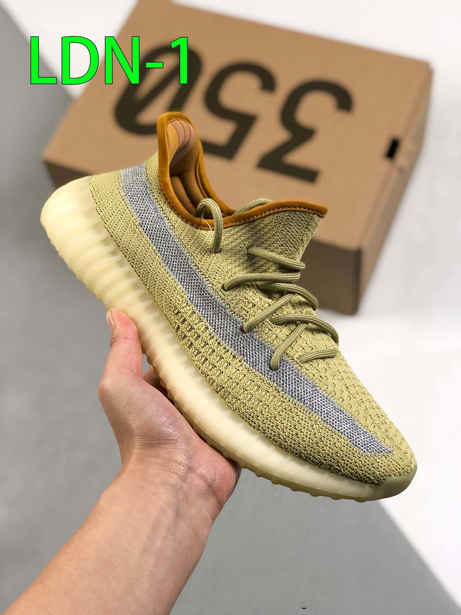 $52-LDN-443 YE gallery