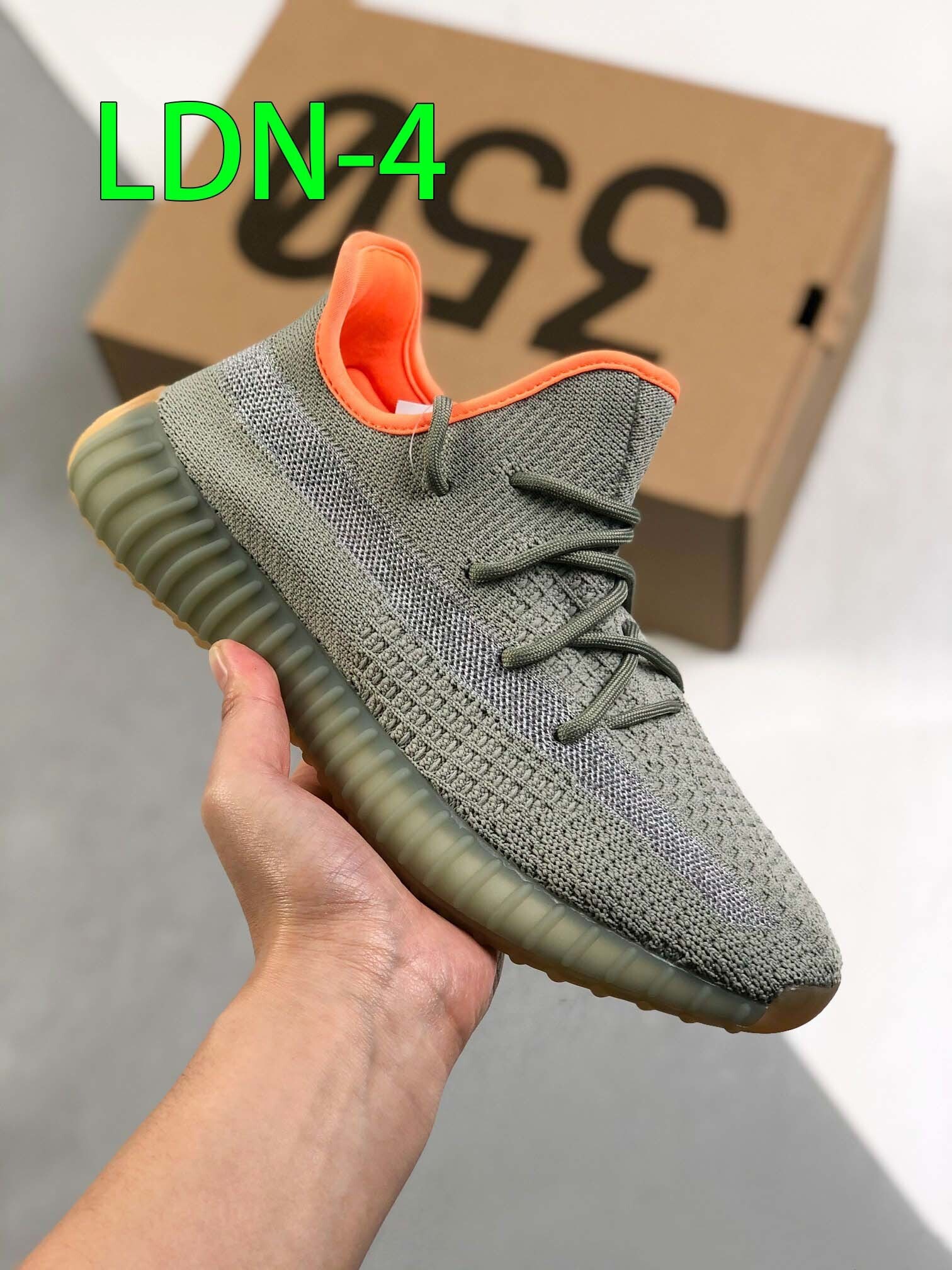 $52-LDN-443 YE gallery