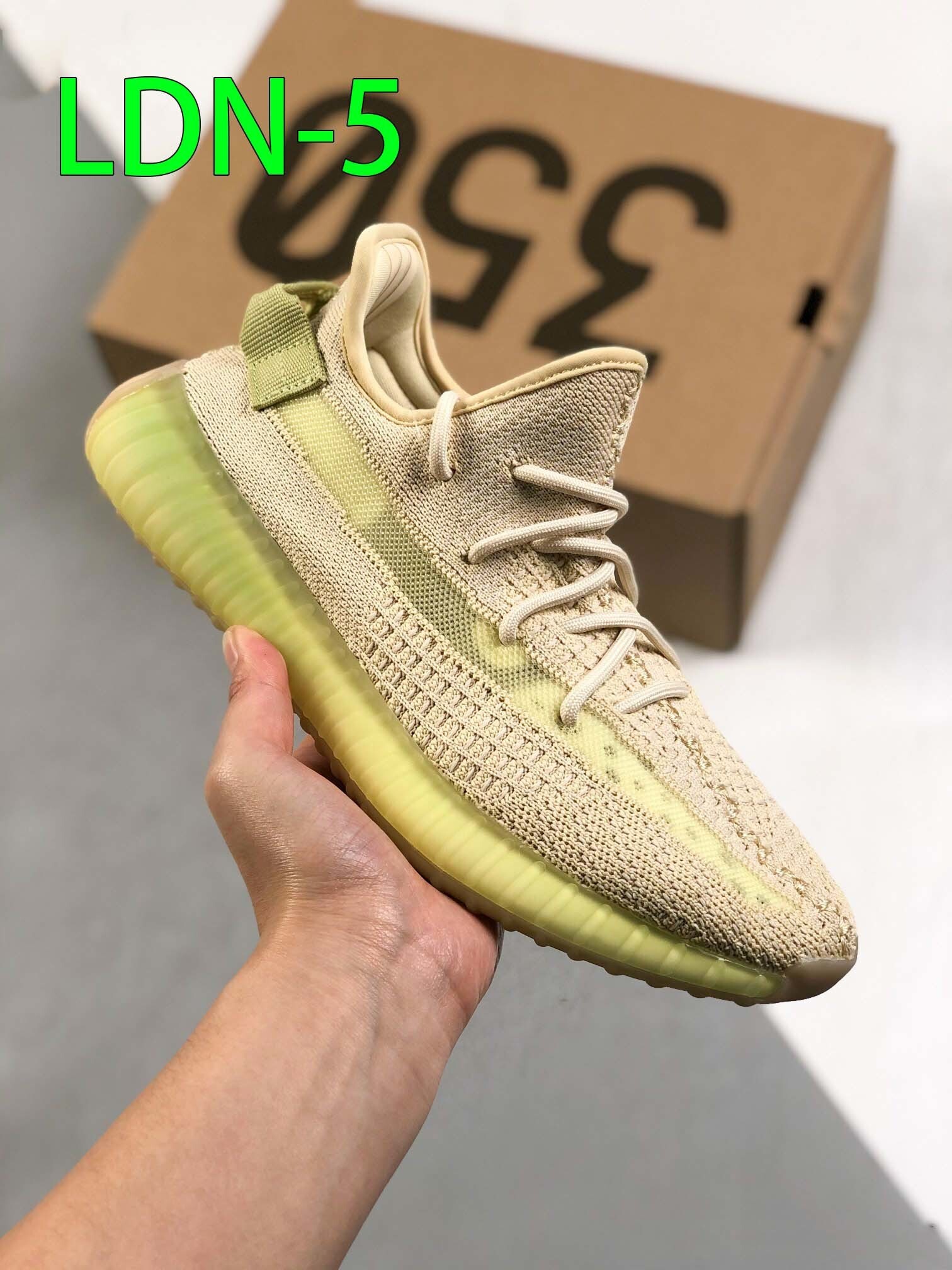 $52-LDN-443 YE gallery