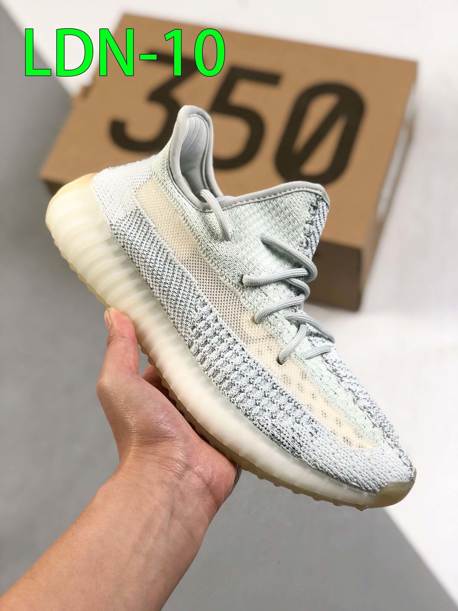 $52-LDN-443 YE gallery