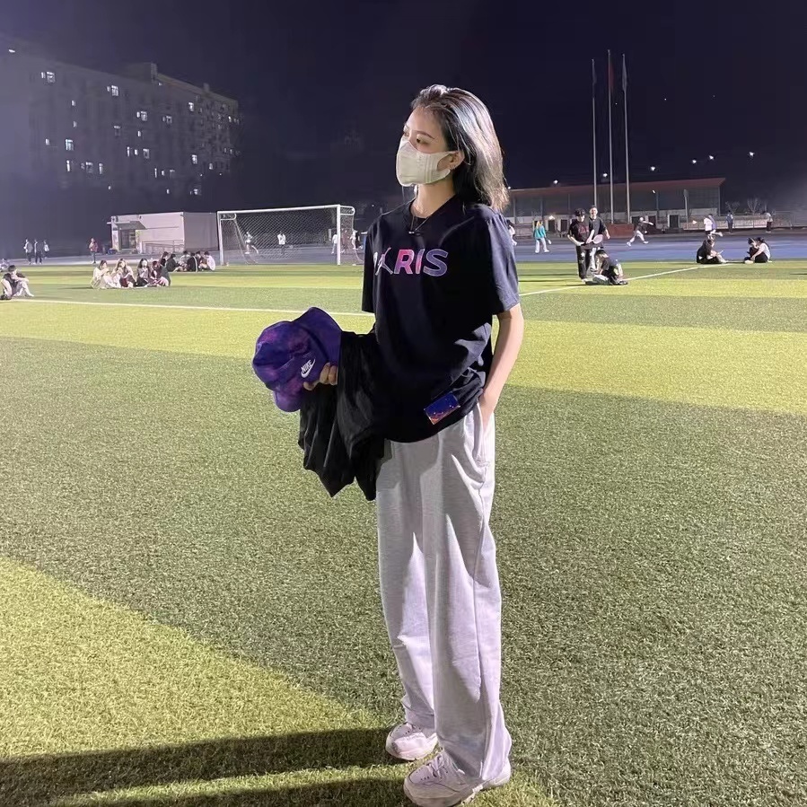 $52-LDN-467 AJ gallery