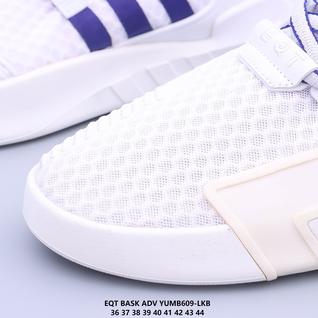 $52-LDN-595 AD gallery