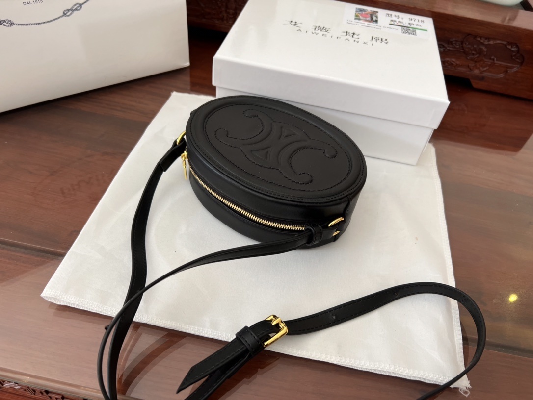 $52-LDN-645 CEL gallery