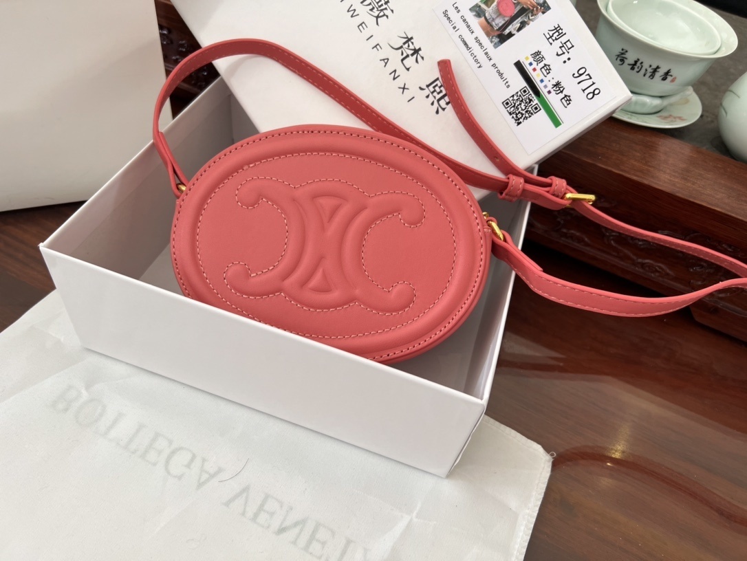 $52-LDN-645 CEL gallery