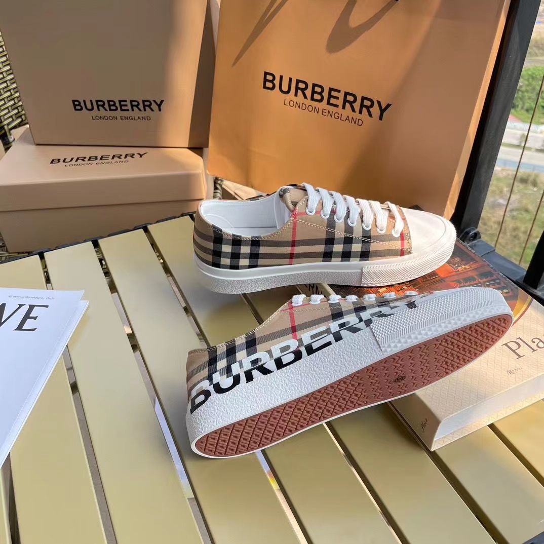 $52-LDN-692 BURBE gallery