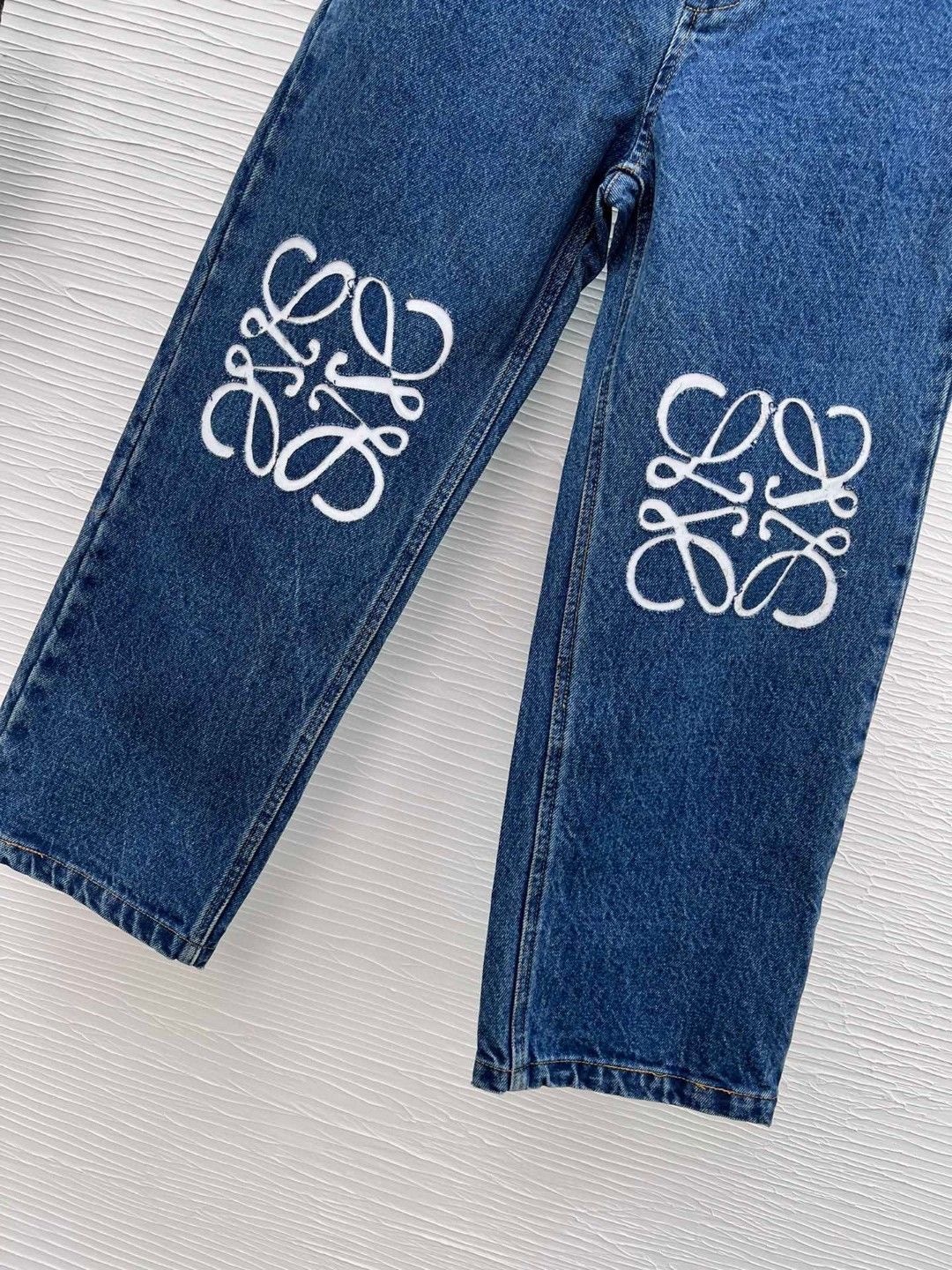 $52.68-LDN-543 gallery