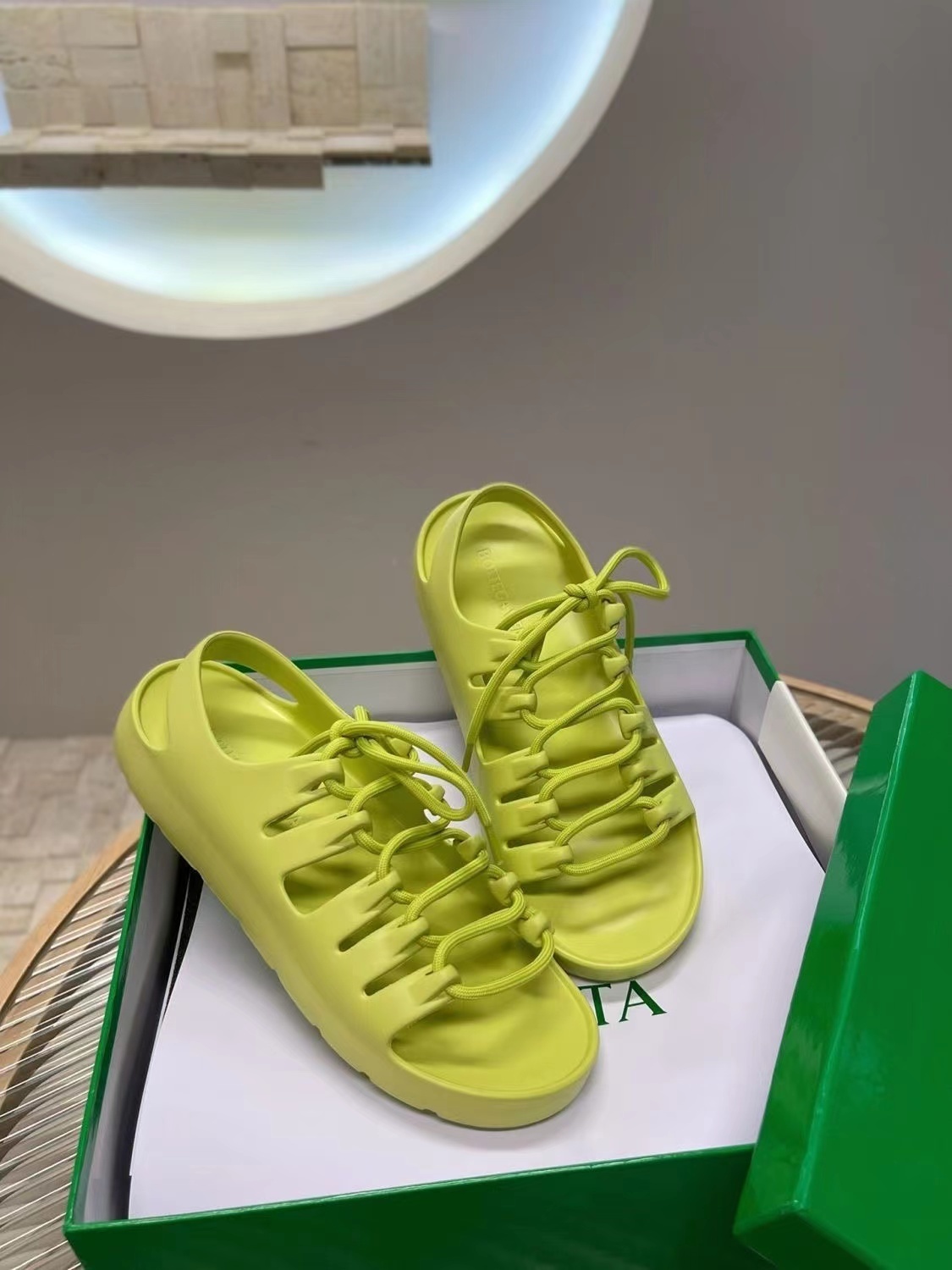 $52.9-LDN-428 BV gallery