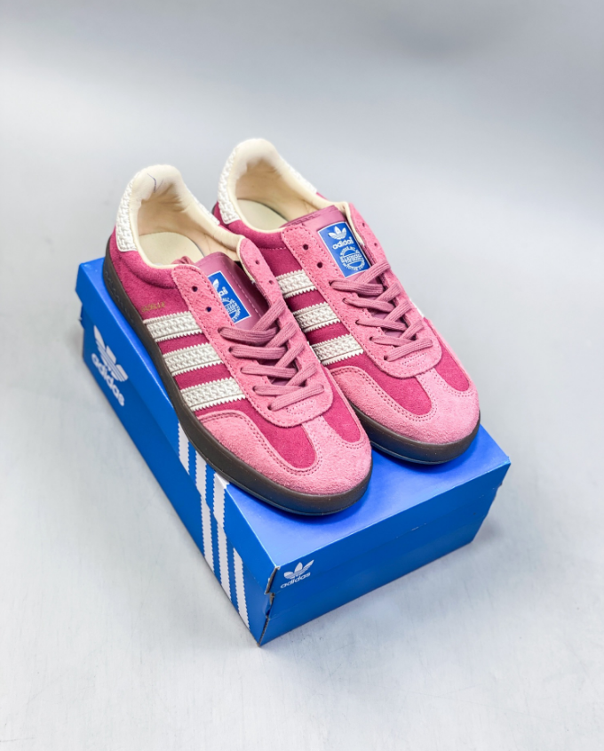 $53-LDN-638 AD gallery