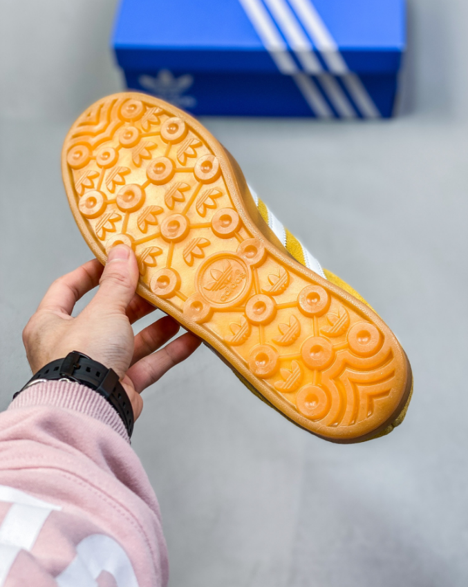 $53-LDN-638 AD gallery