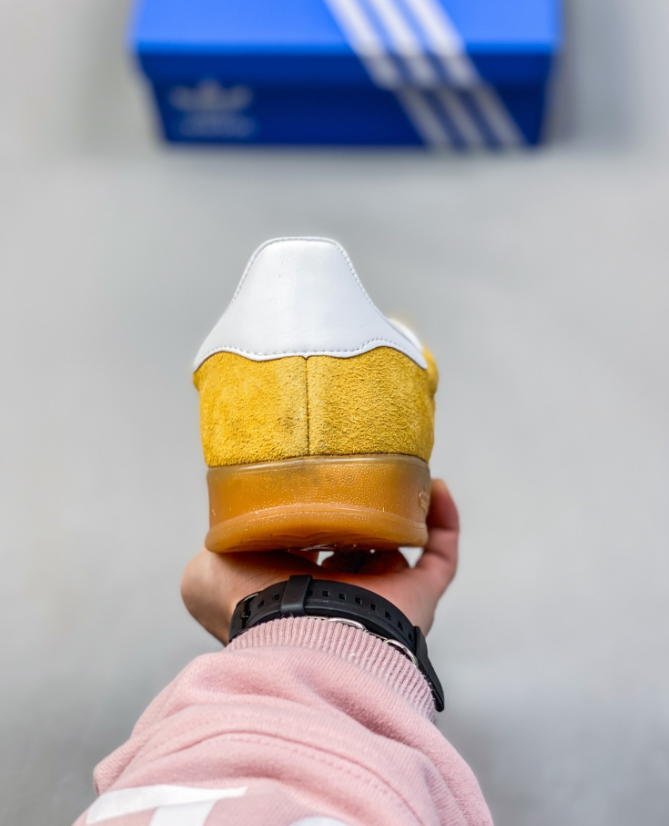 $53-LDN-638 AD gallery