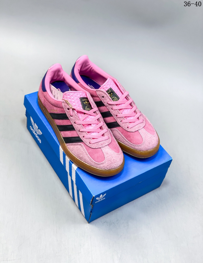 $53-LDN-638 AD gallery