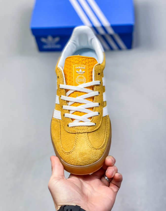 $53-LDN-638 AD gallery