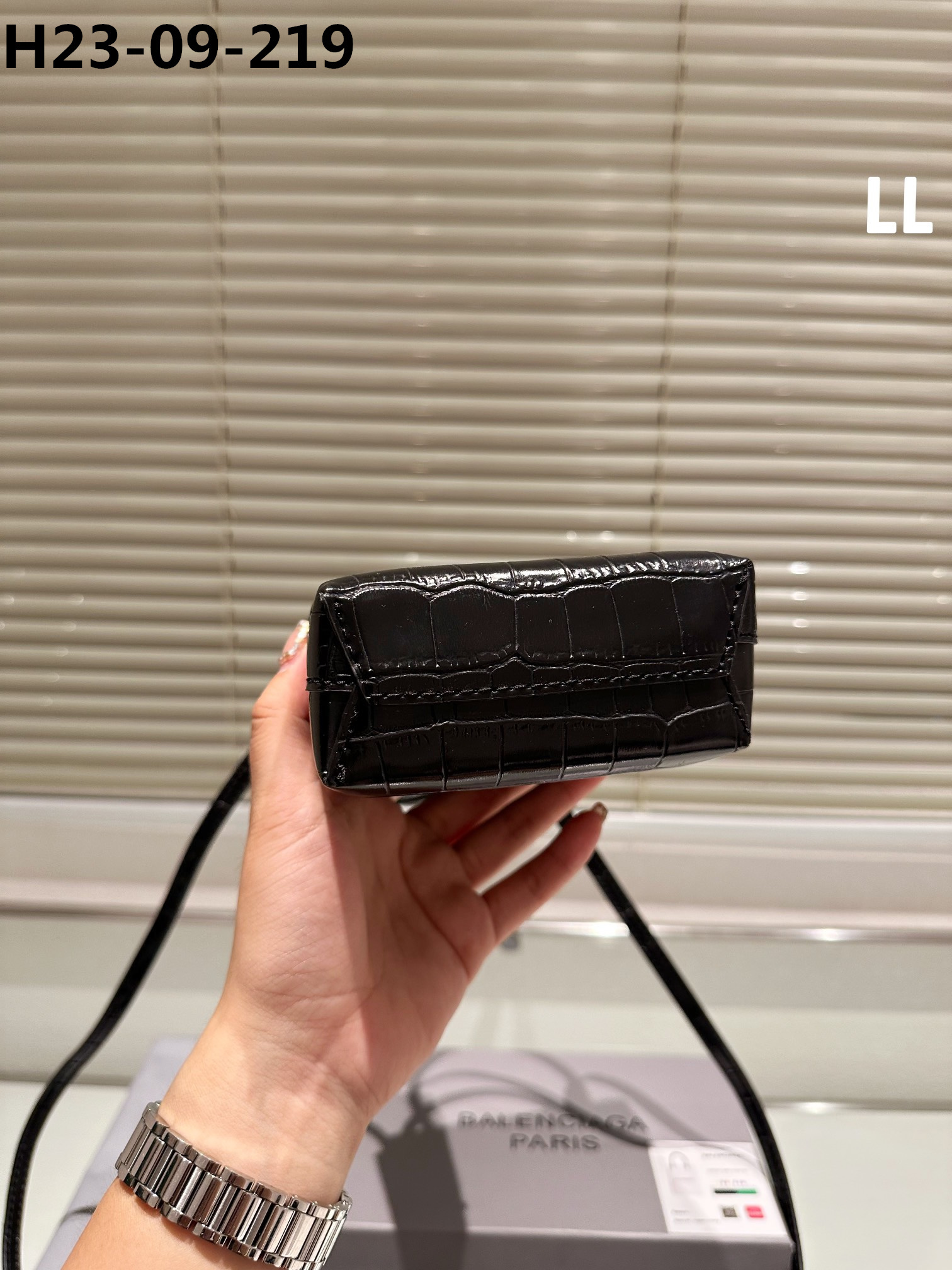 $53-LDN-666 Bacag gallery