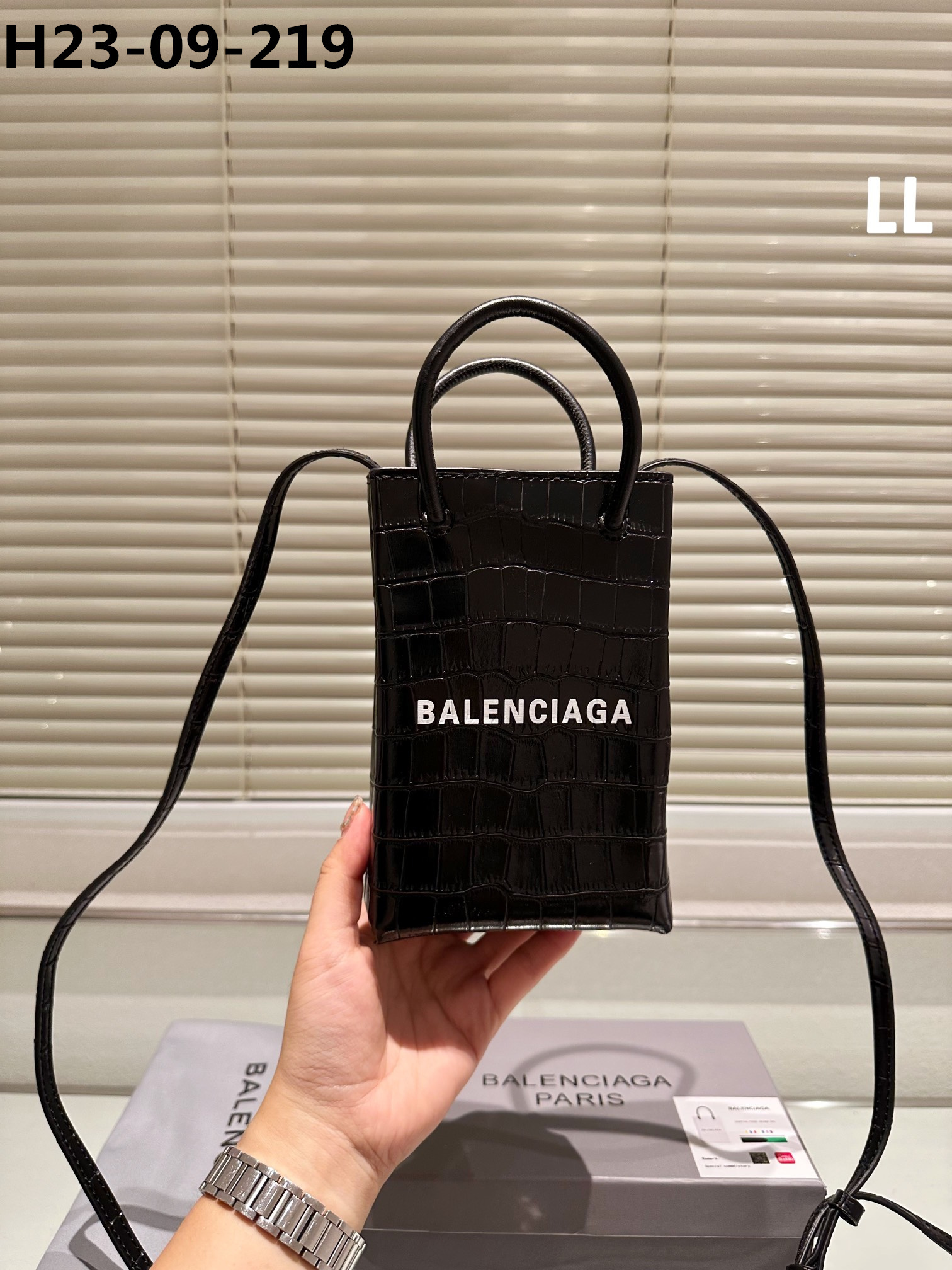 $53-LDN-666 Bacag gallery