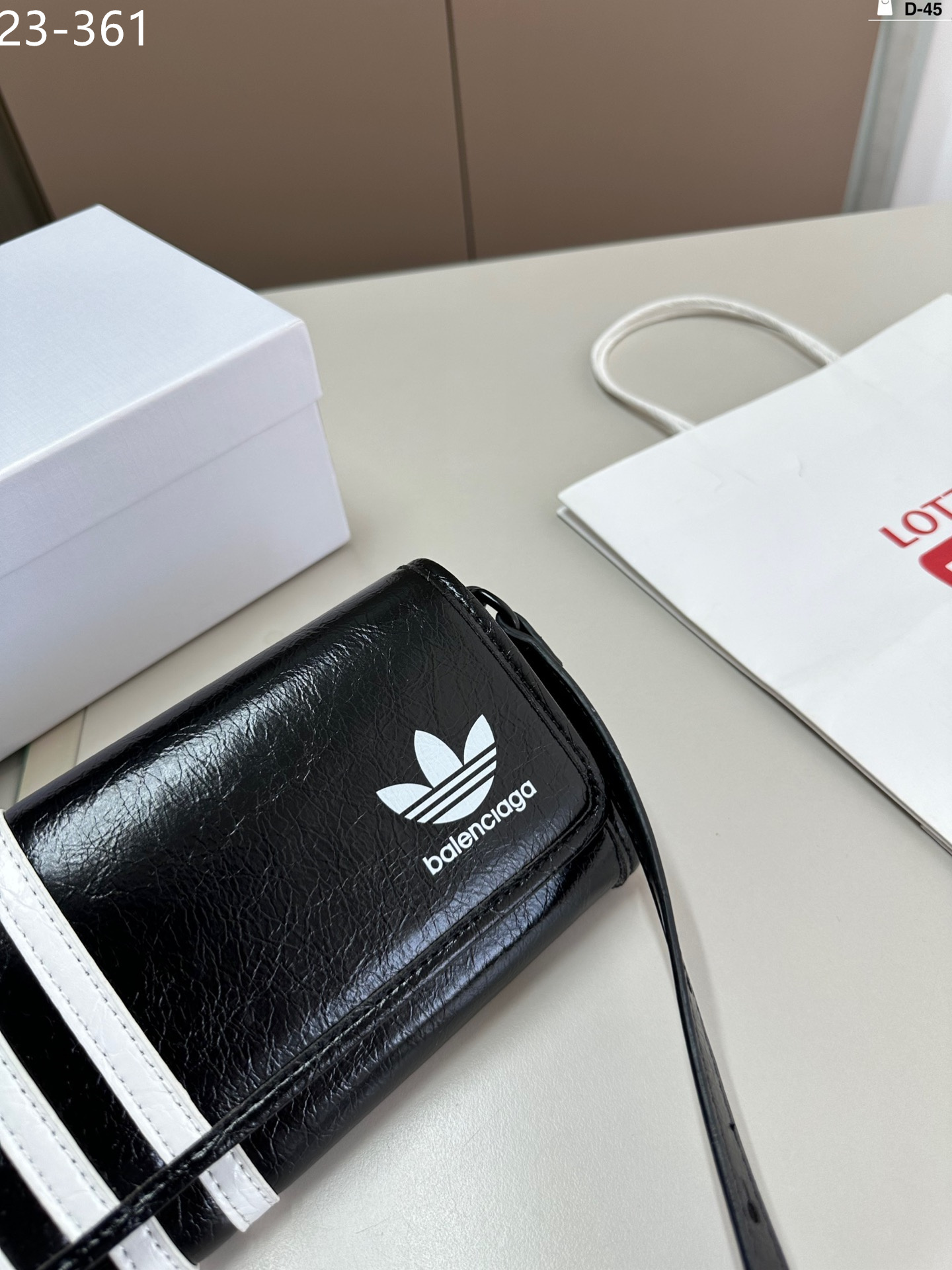 $53-LDN-670 Bacga gallery