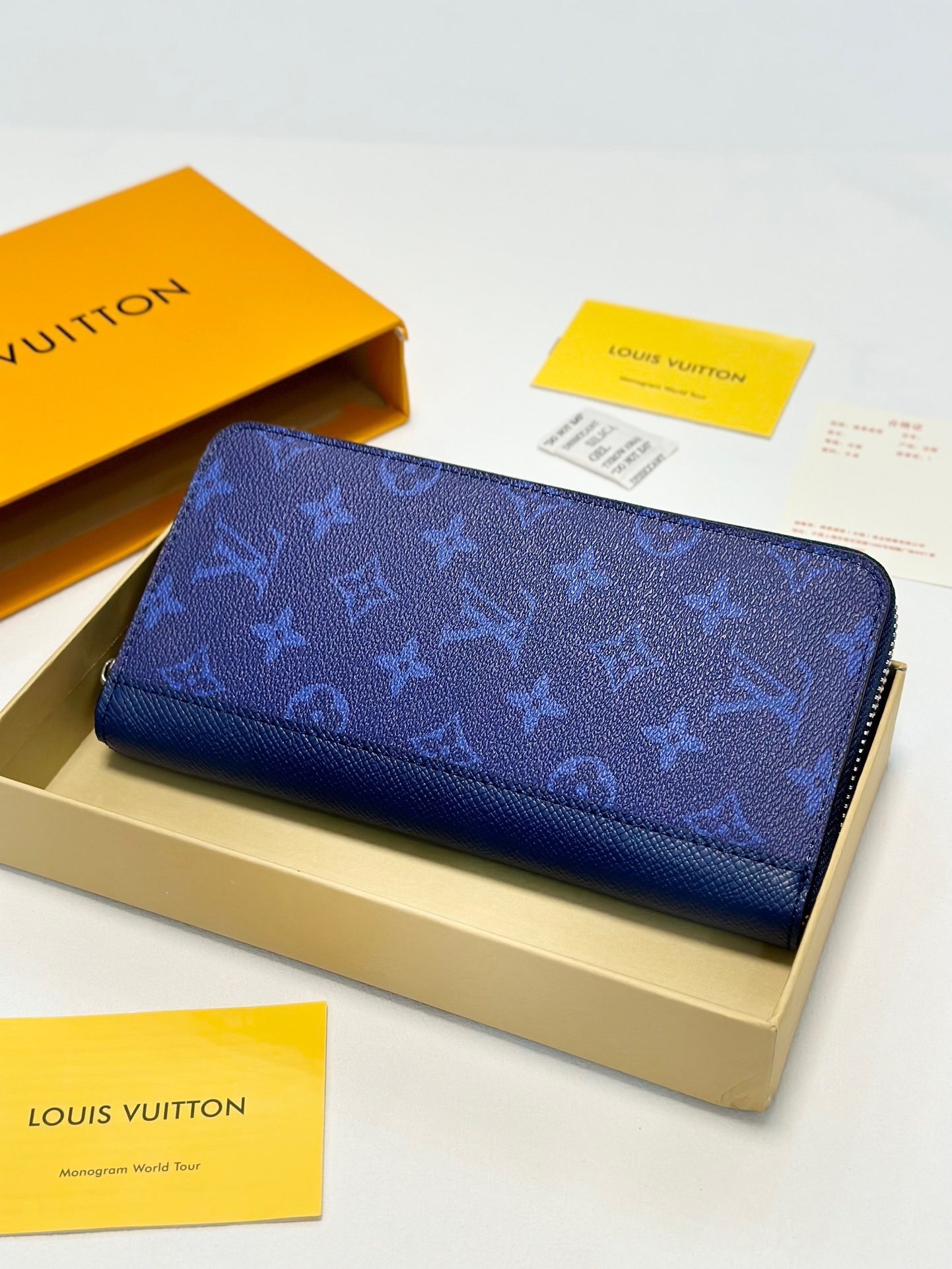 $53-LDN-739 LV gallery