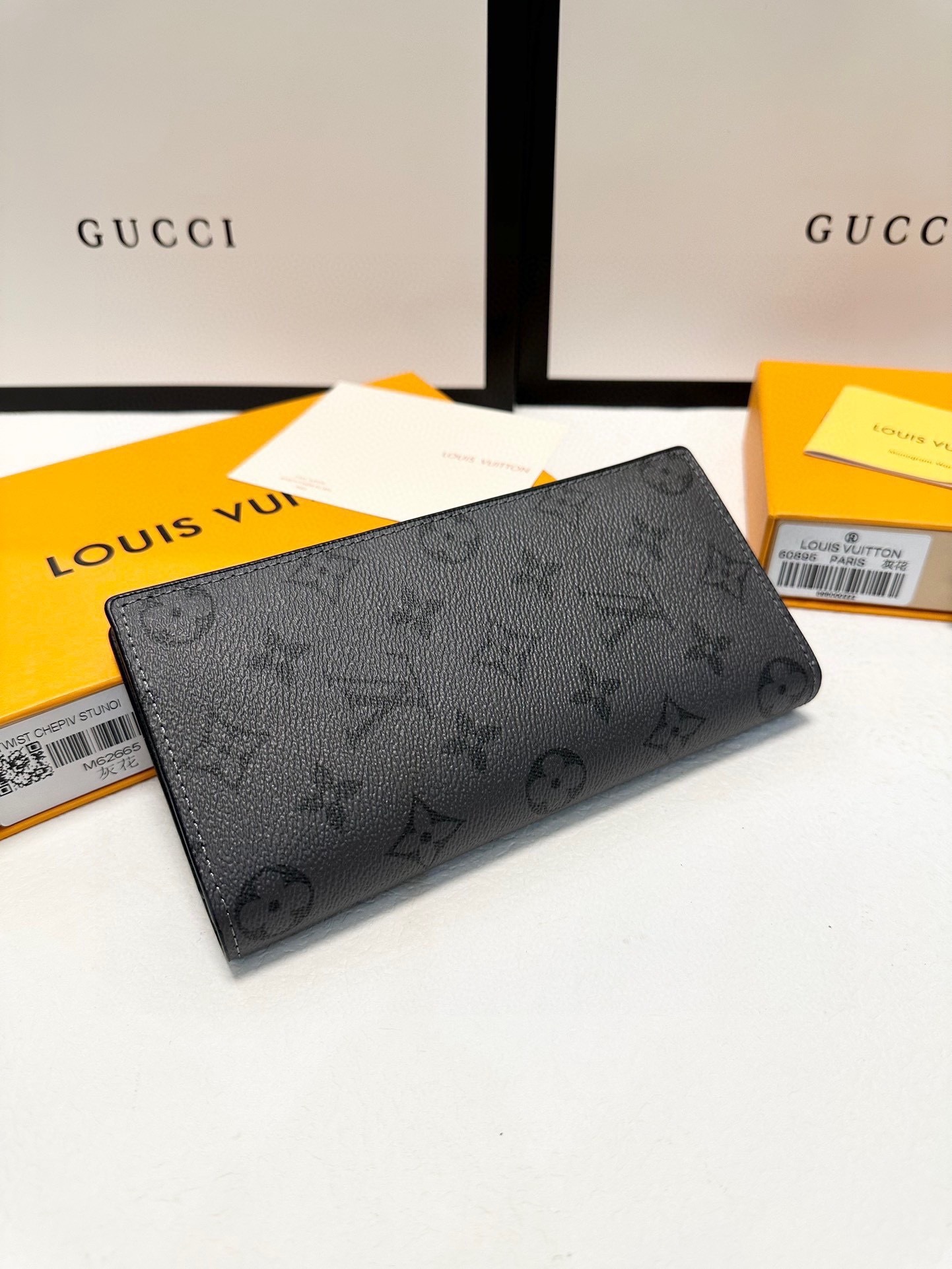 $53-LDN-742 LV gallery