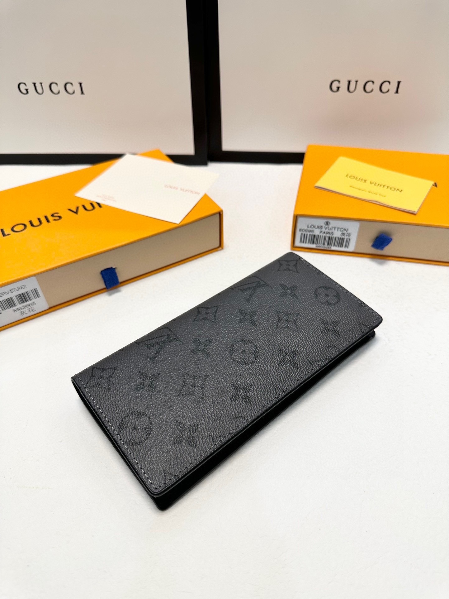 $53-LDN-742 LV gallery