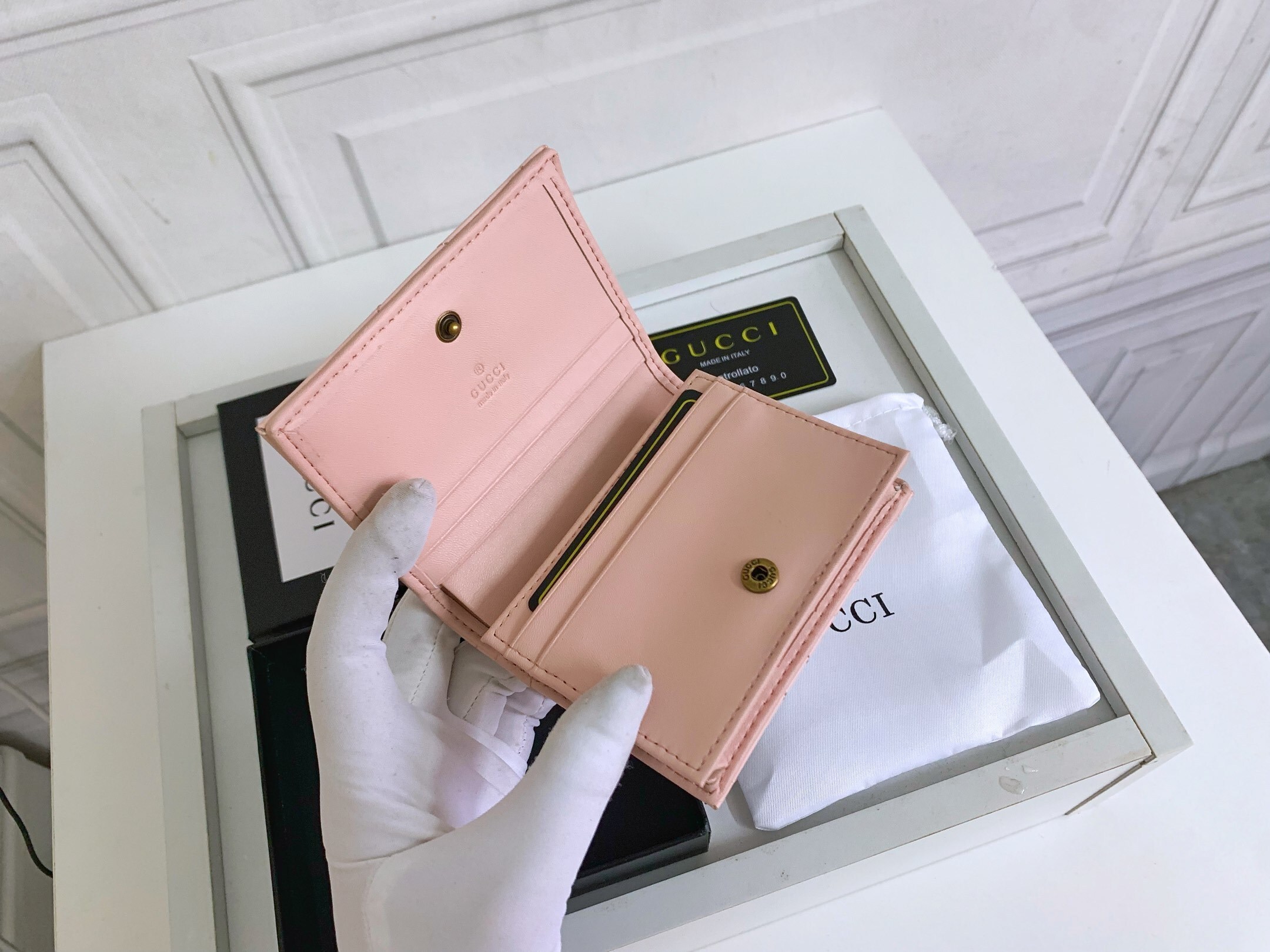 $54-LDN-244 GCI gallery