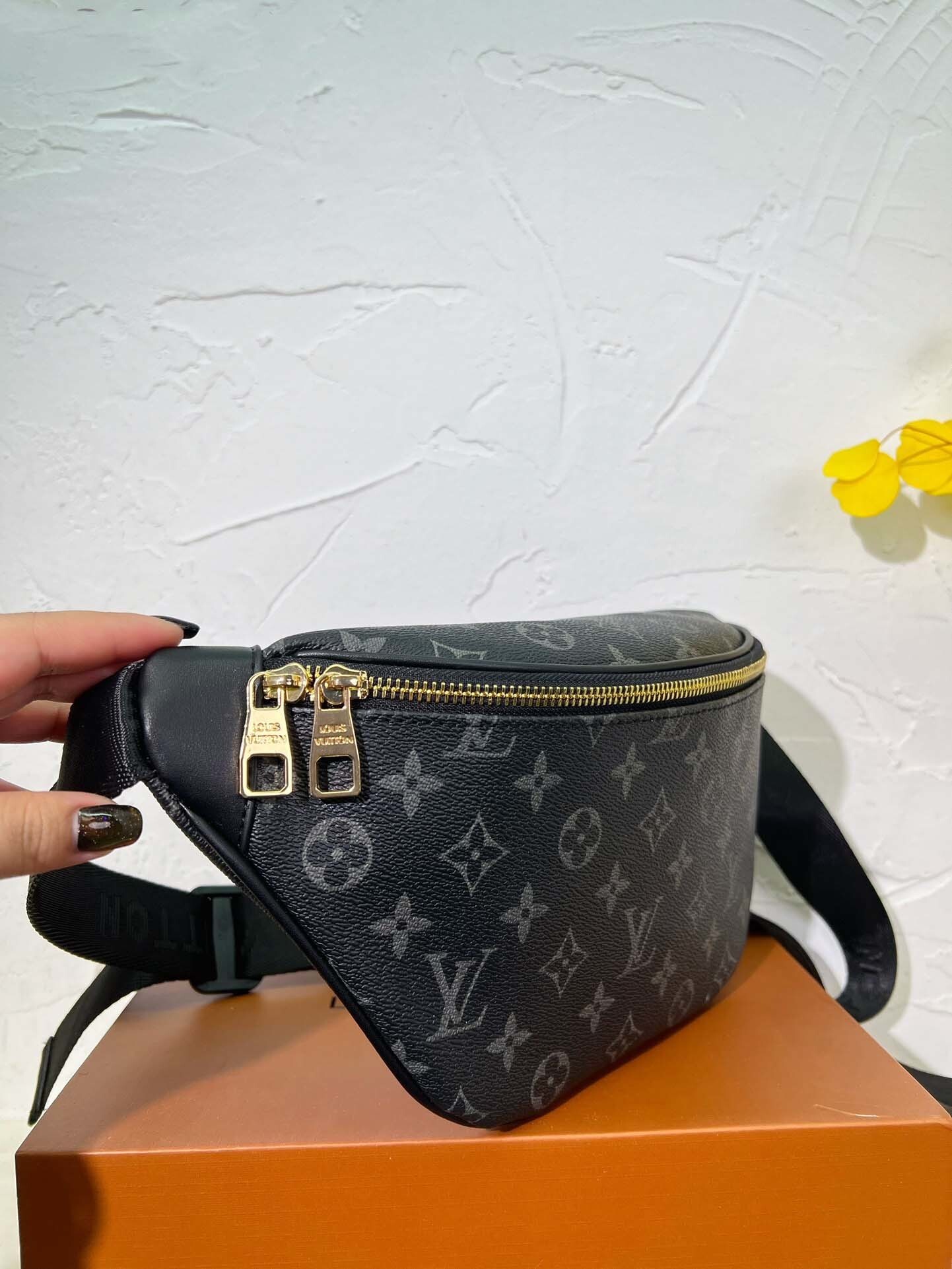 $54-LDN-316 LV gallery