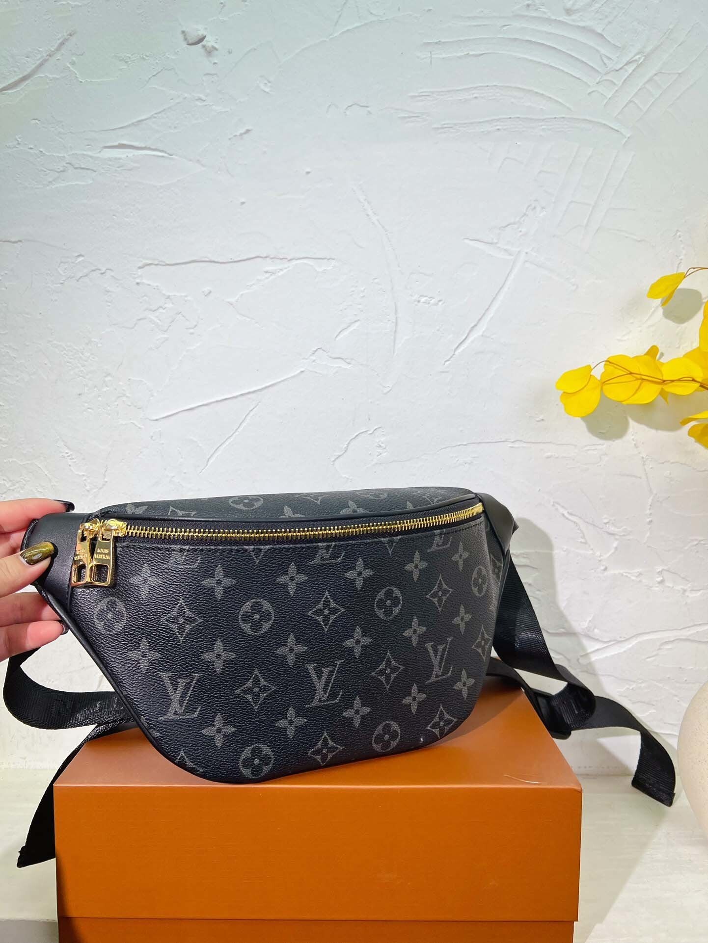 $54-LDN-316 LV gallery