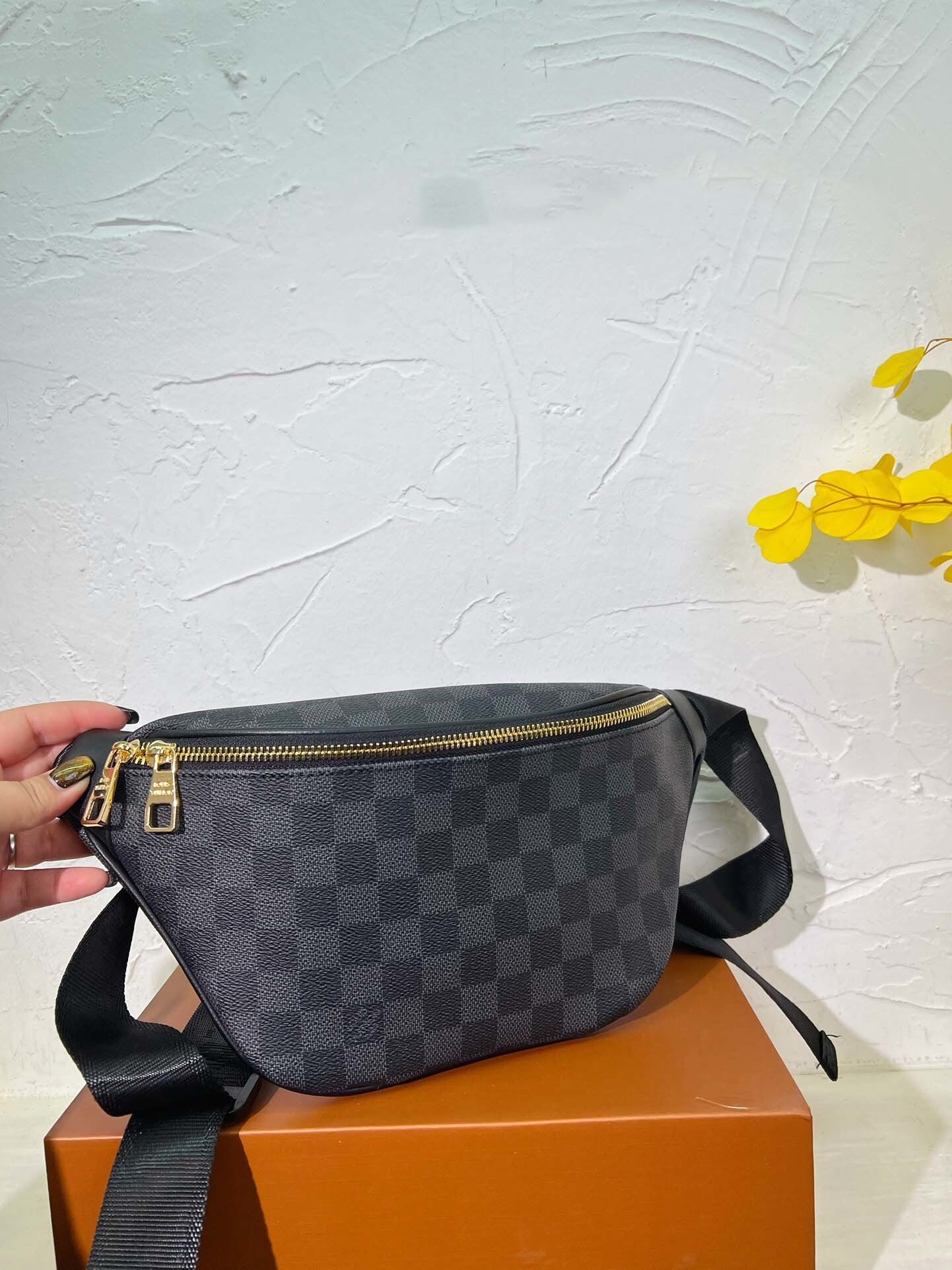 $54-LDN-316 LV gallery