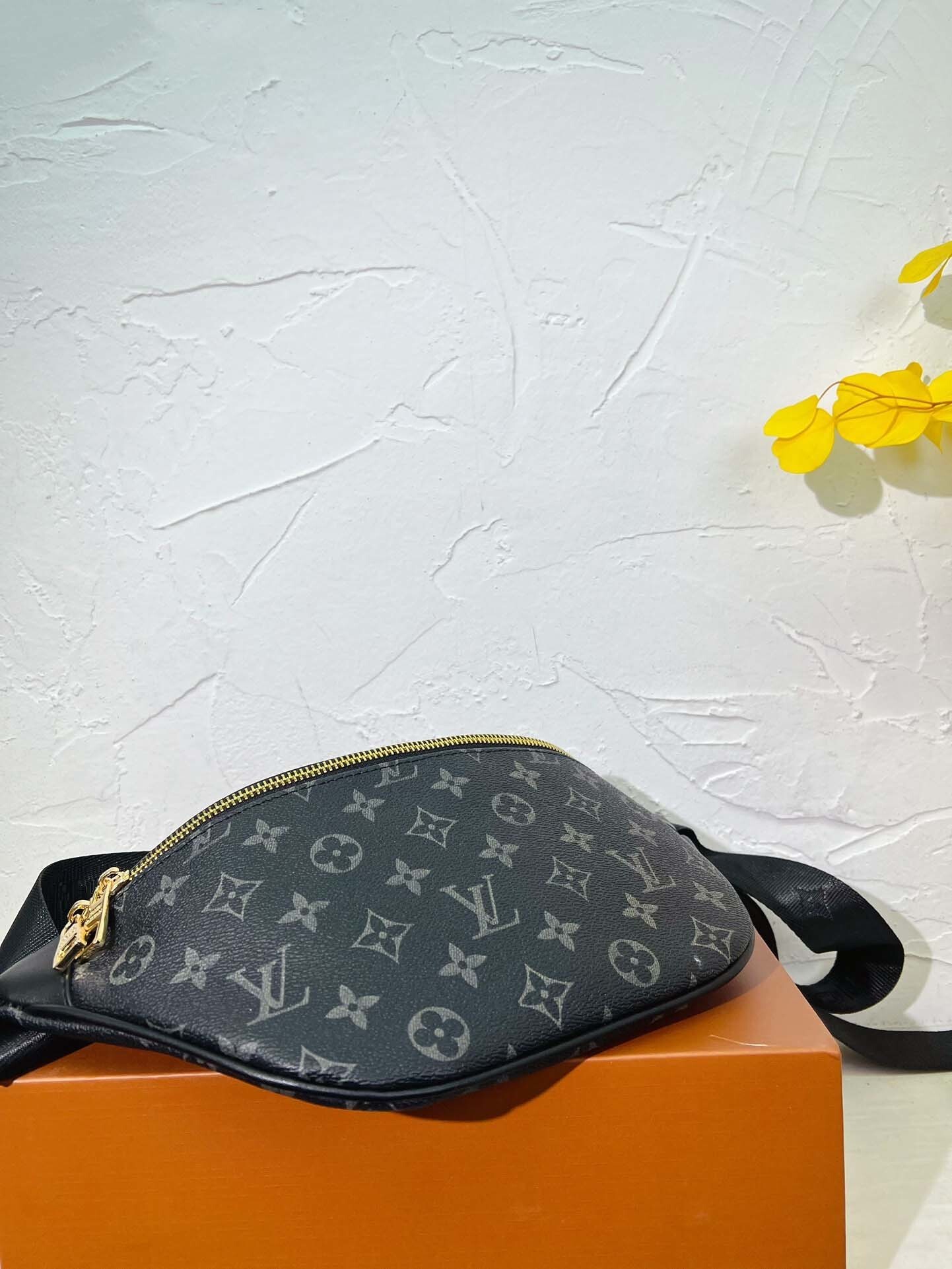 $54-LDN-316 LV gallery