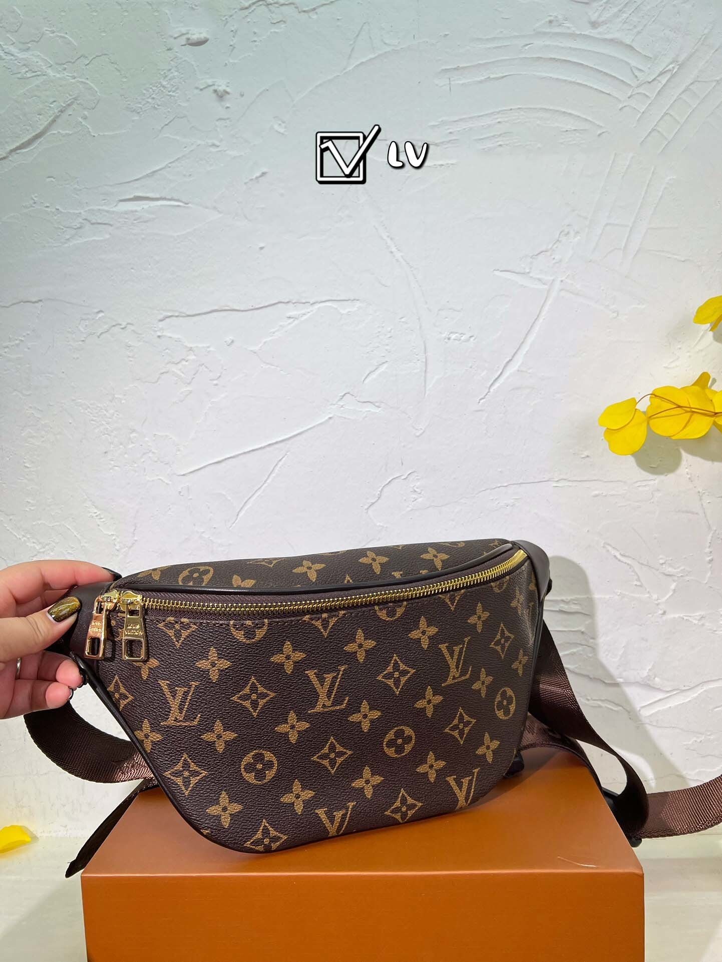 $54-LDN-316 LV gallery