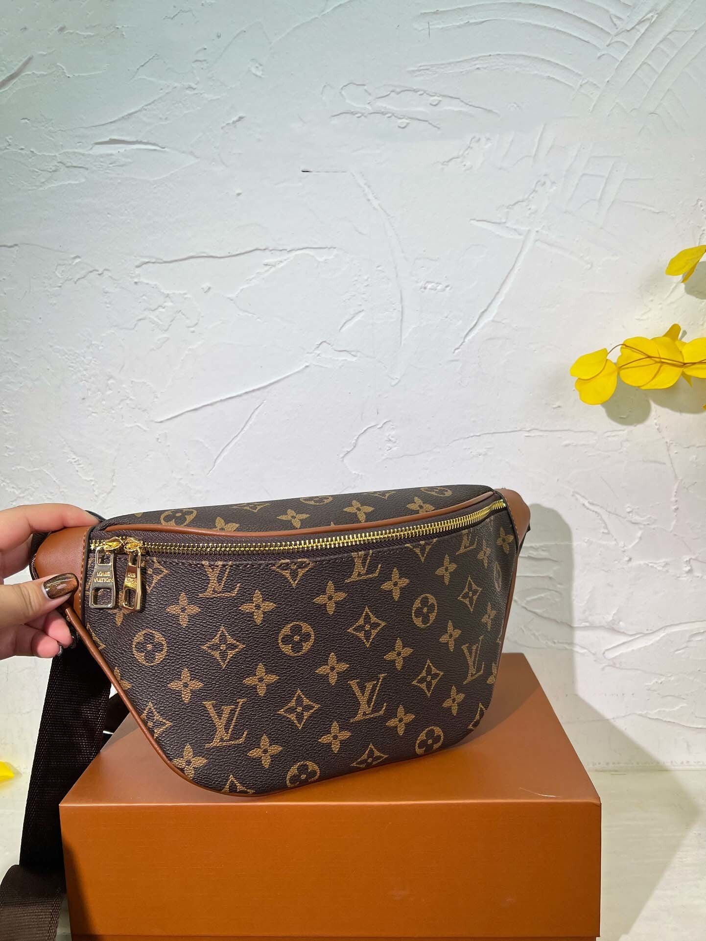 $54-LDN-316 LV gallery