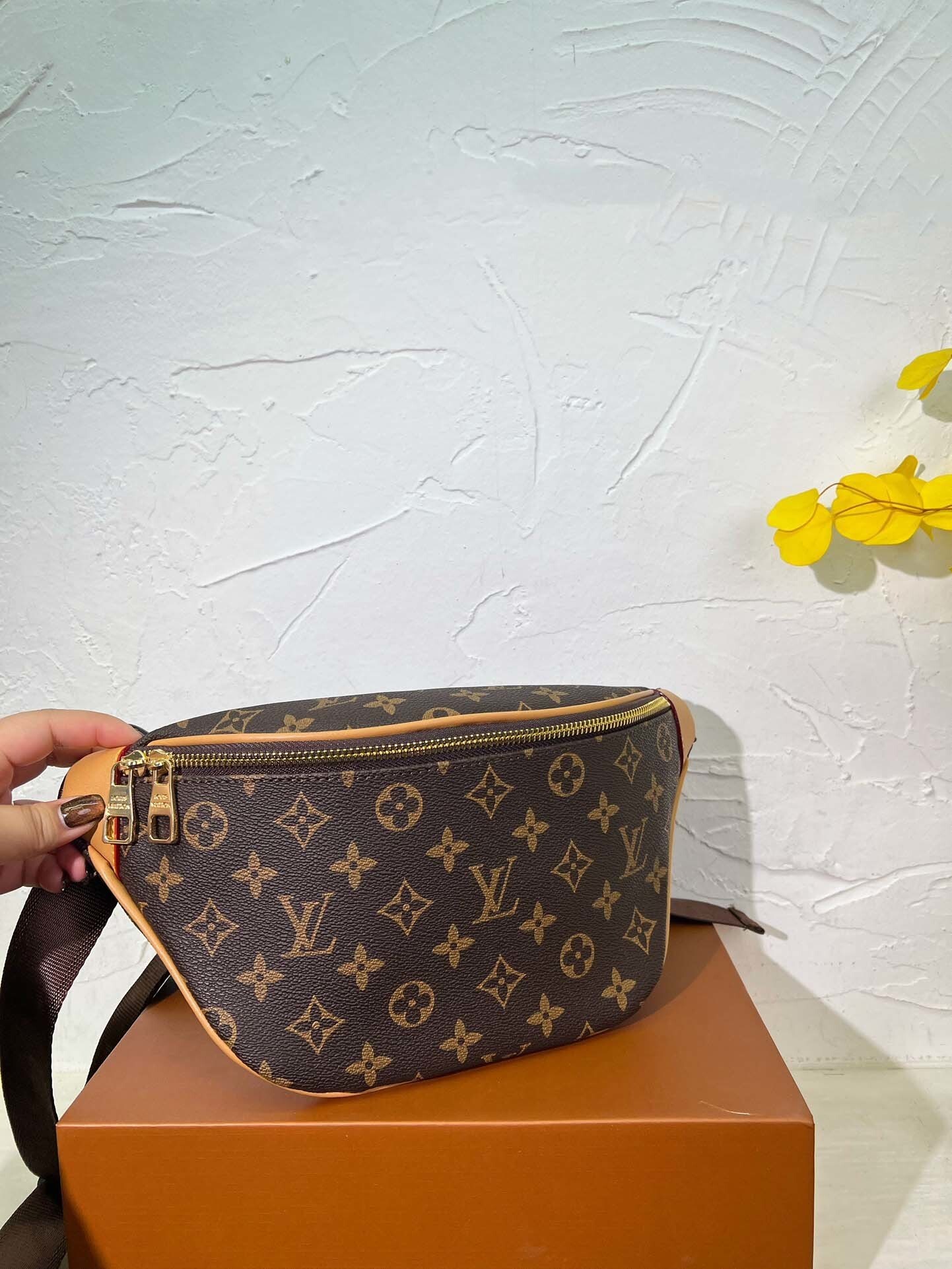 $54-LDN-316 LV gallery